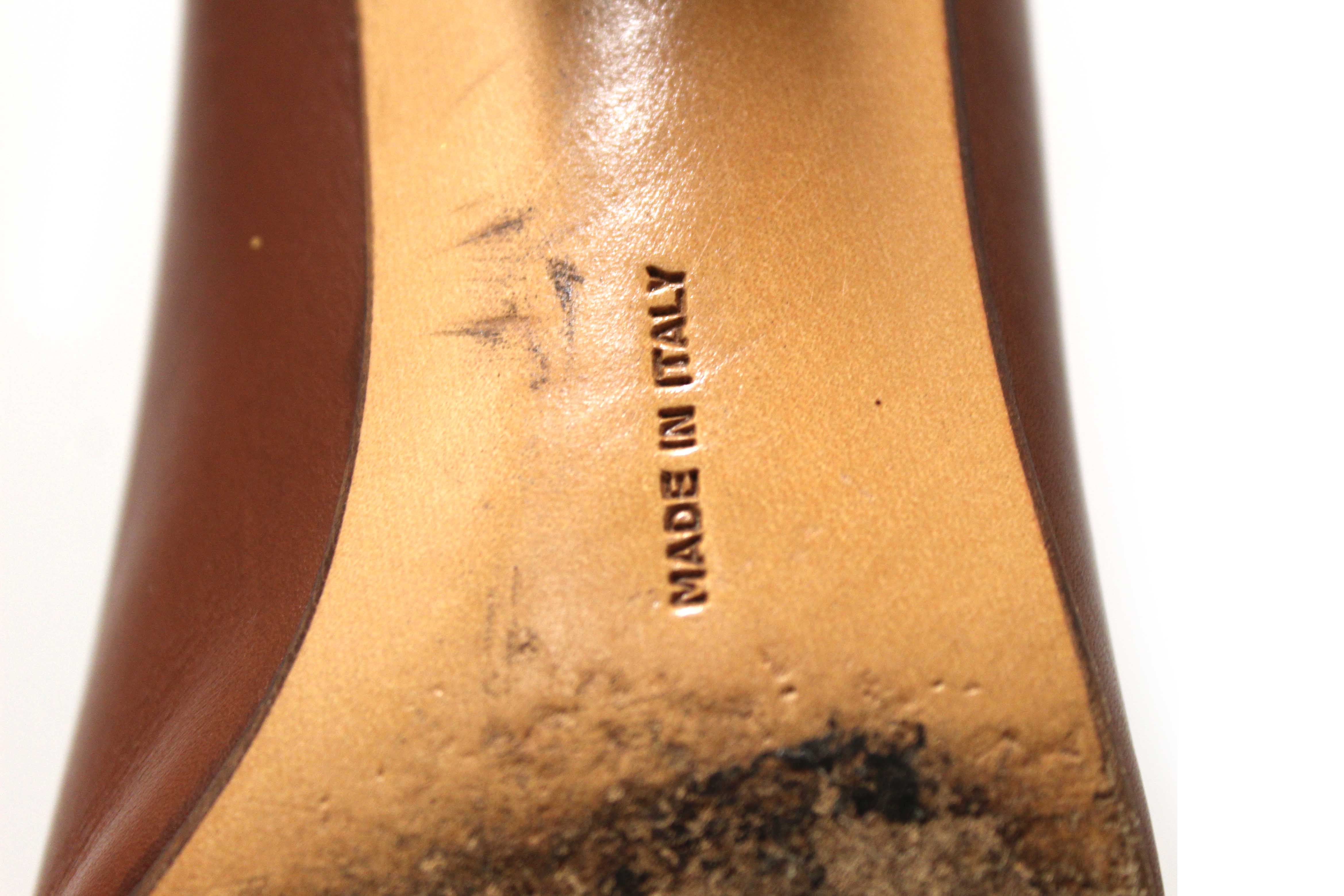 Authentic Salvatore Ferragamo Brown Vara Bow Leather Kitten Heel Pumps Size 4.5B