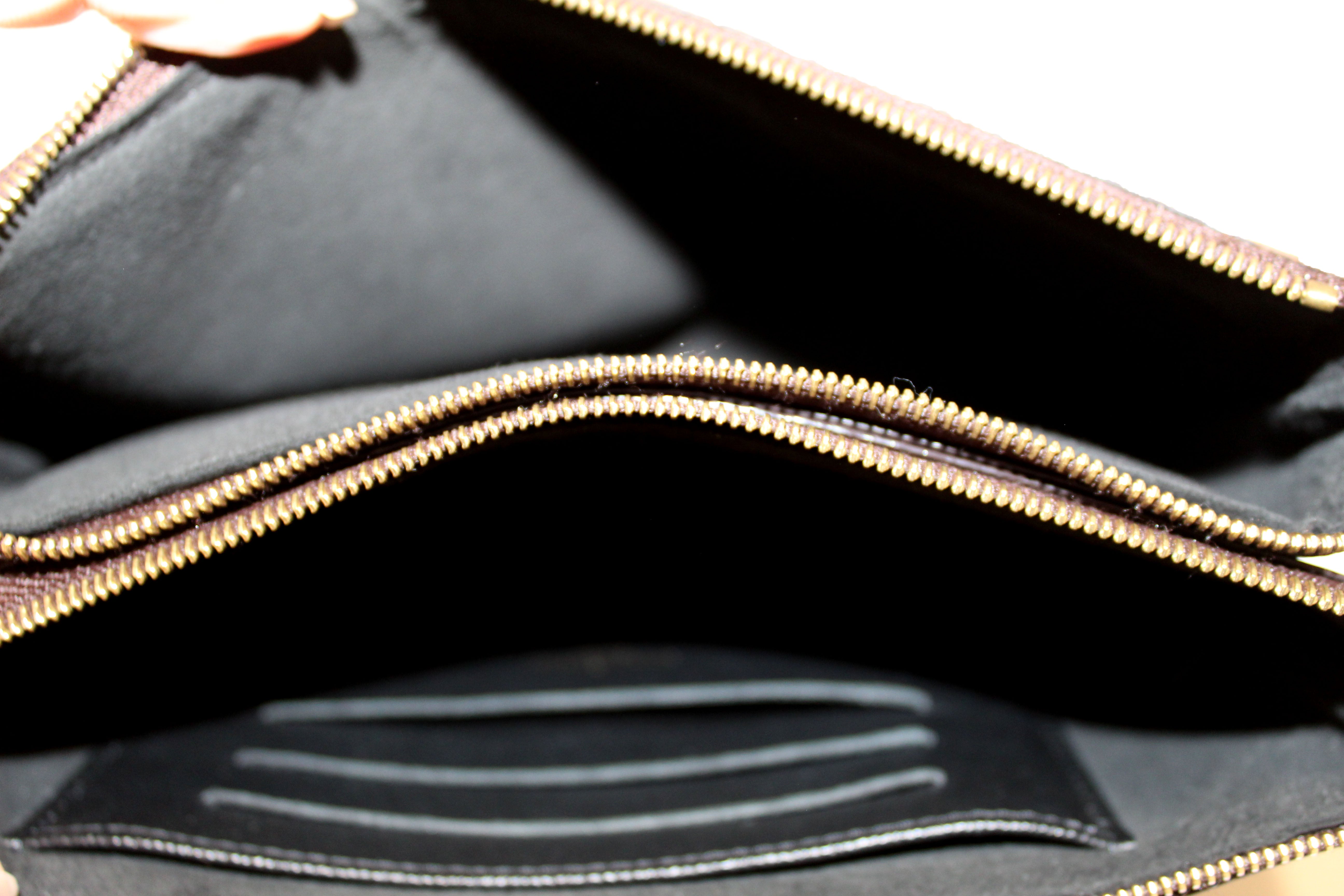  Louis Vuitton Bag M69203 Monogram Giant Reverse Pochette  Double Zip LOUIS VUITTON Pouch Shoulder, Braun : Clothing, Shoes & Jewelry