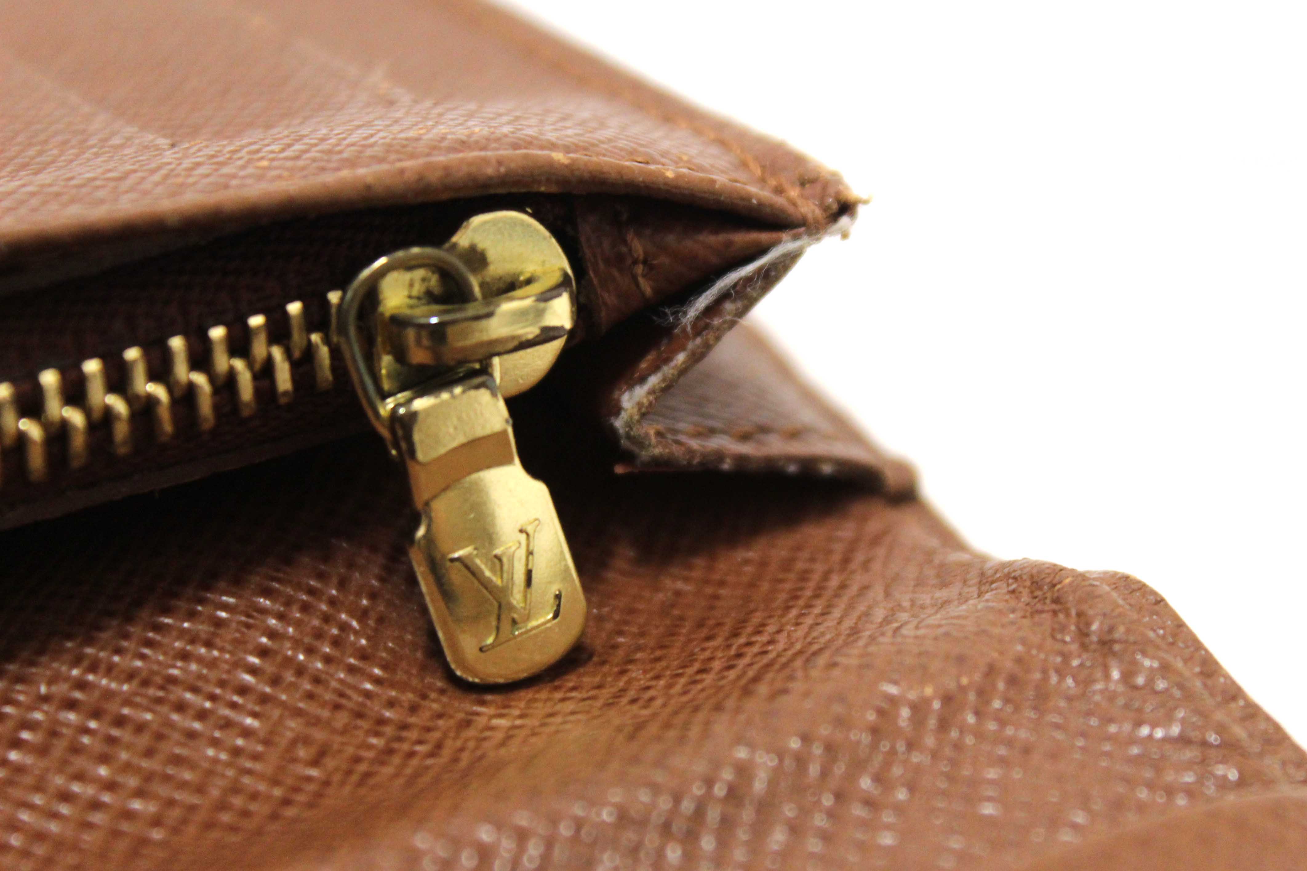 Authentic Louis Vuitton Classic Monogram Canvas Brazza Long Wallet