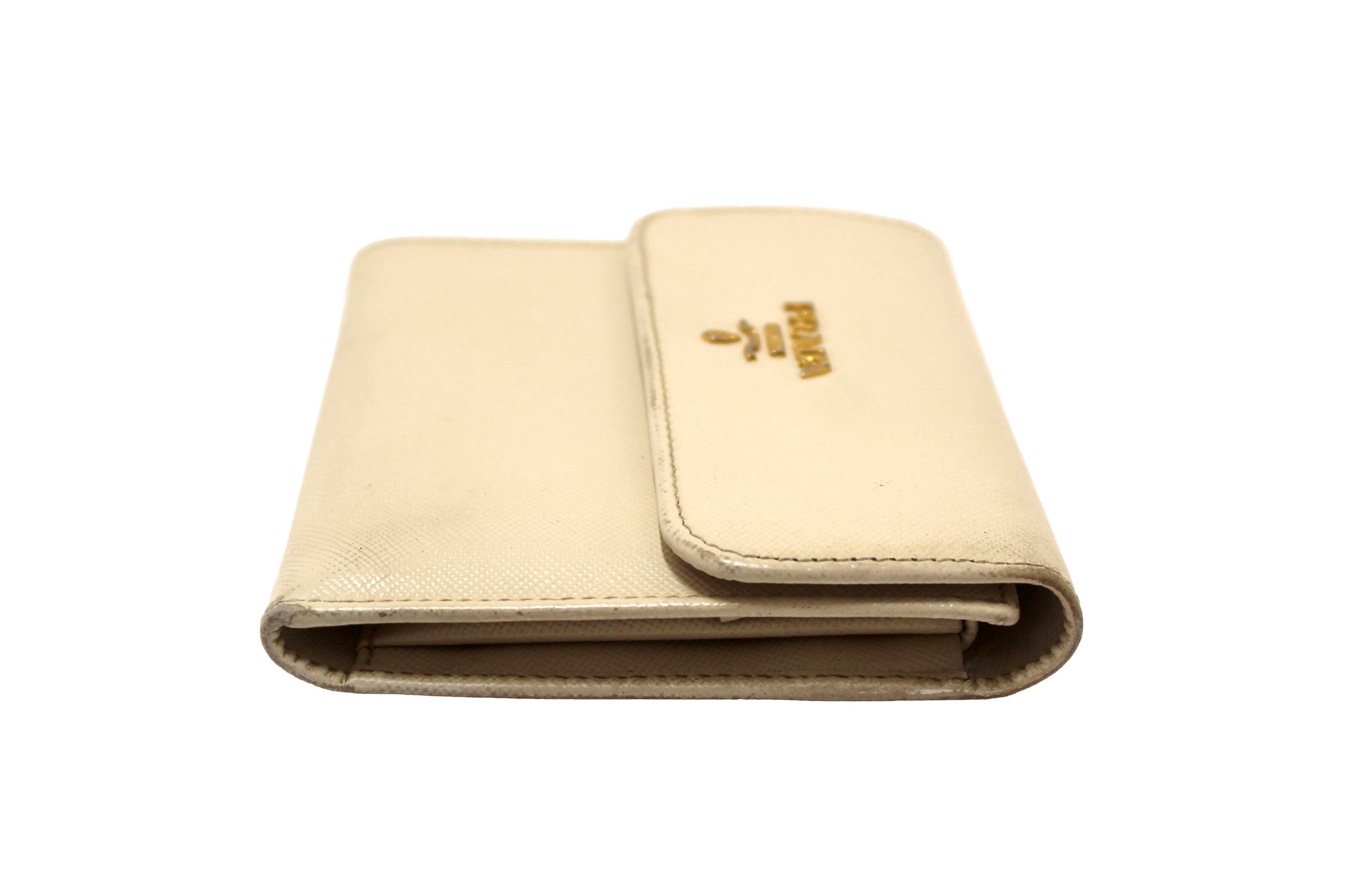 Authentic Prada White Saffiano Leather Bifold Medium Wallet