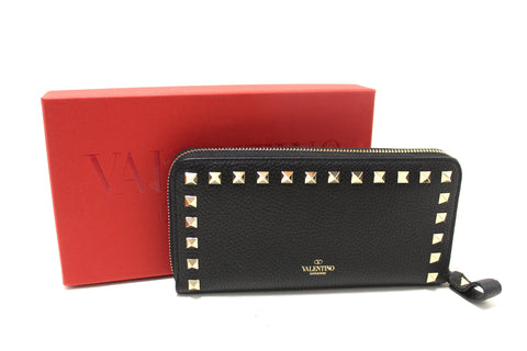 Authentic Valentino Garavani Black Calfskin Rockstud Zippered Long Wallet