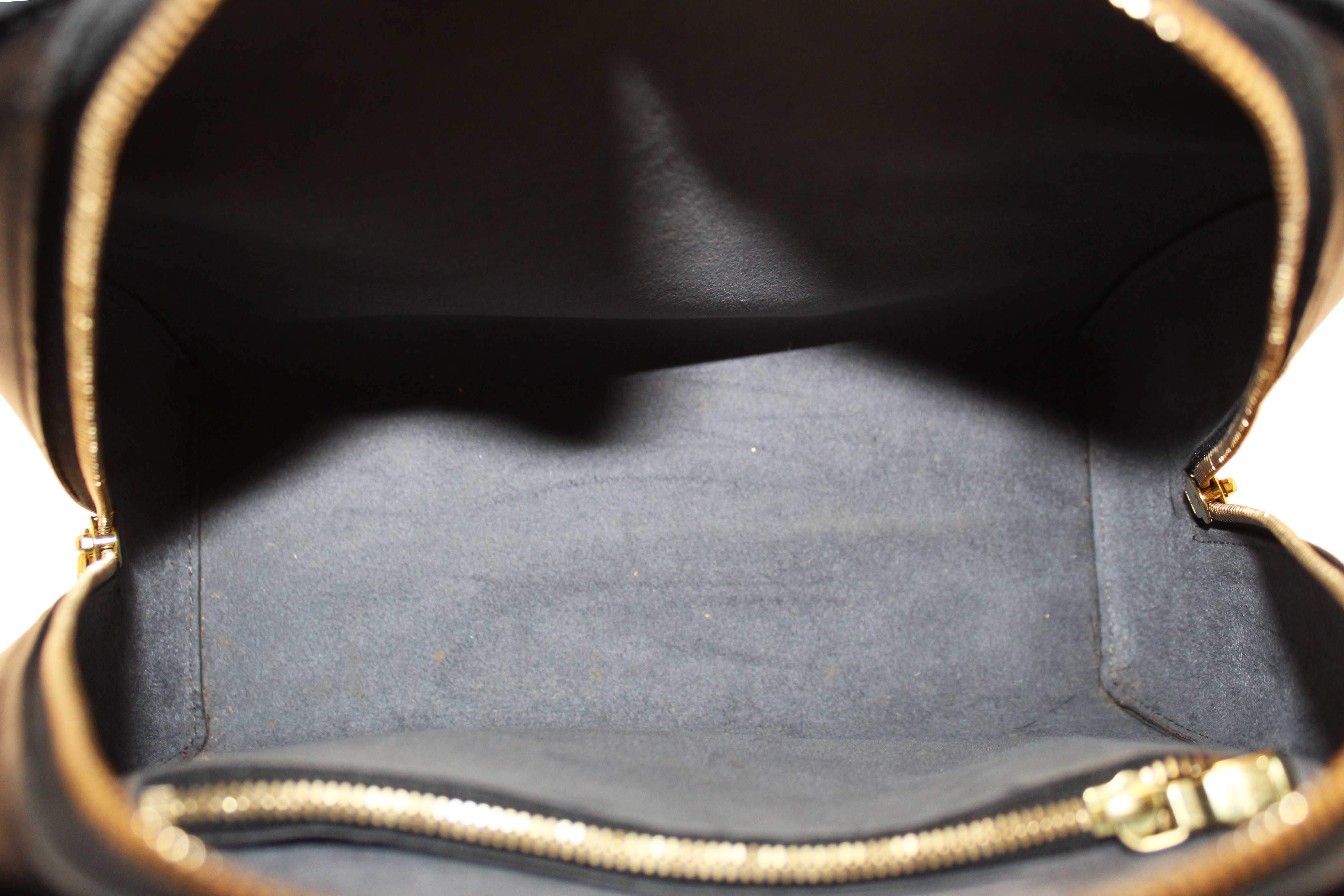 Authentic Louis Vuitton Black Epi Leather Pont Neuf HandBag
