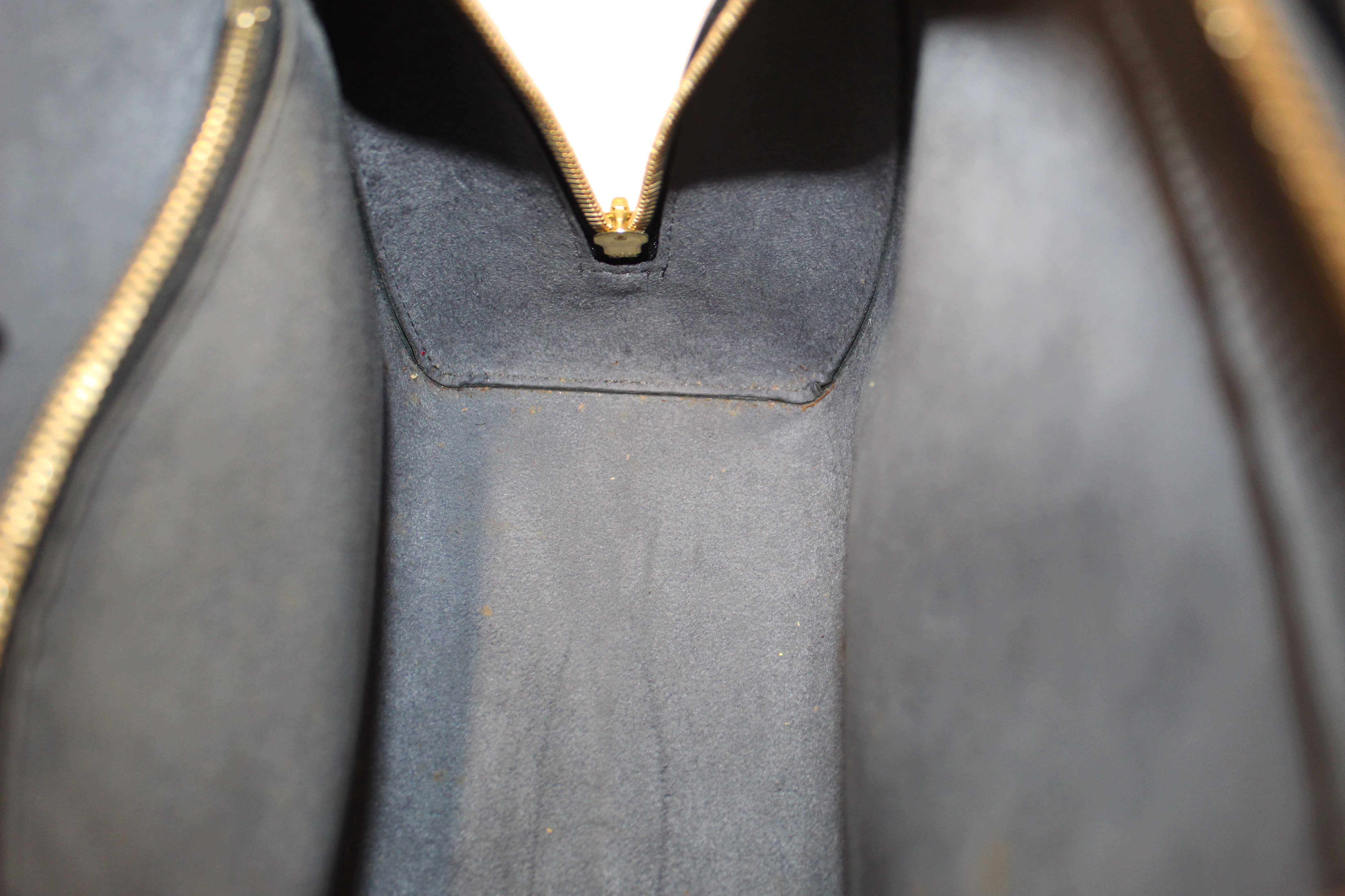 Authentic Louis Vuitton Black Epi Leather Pont Neuf HandBag