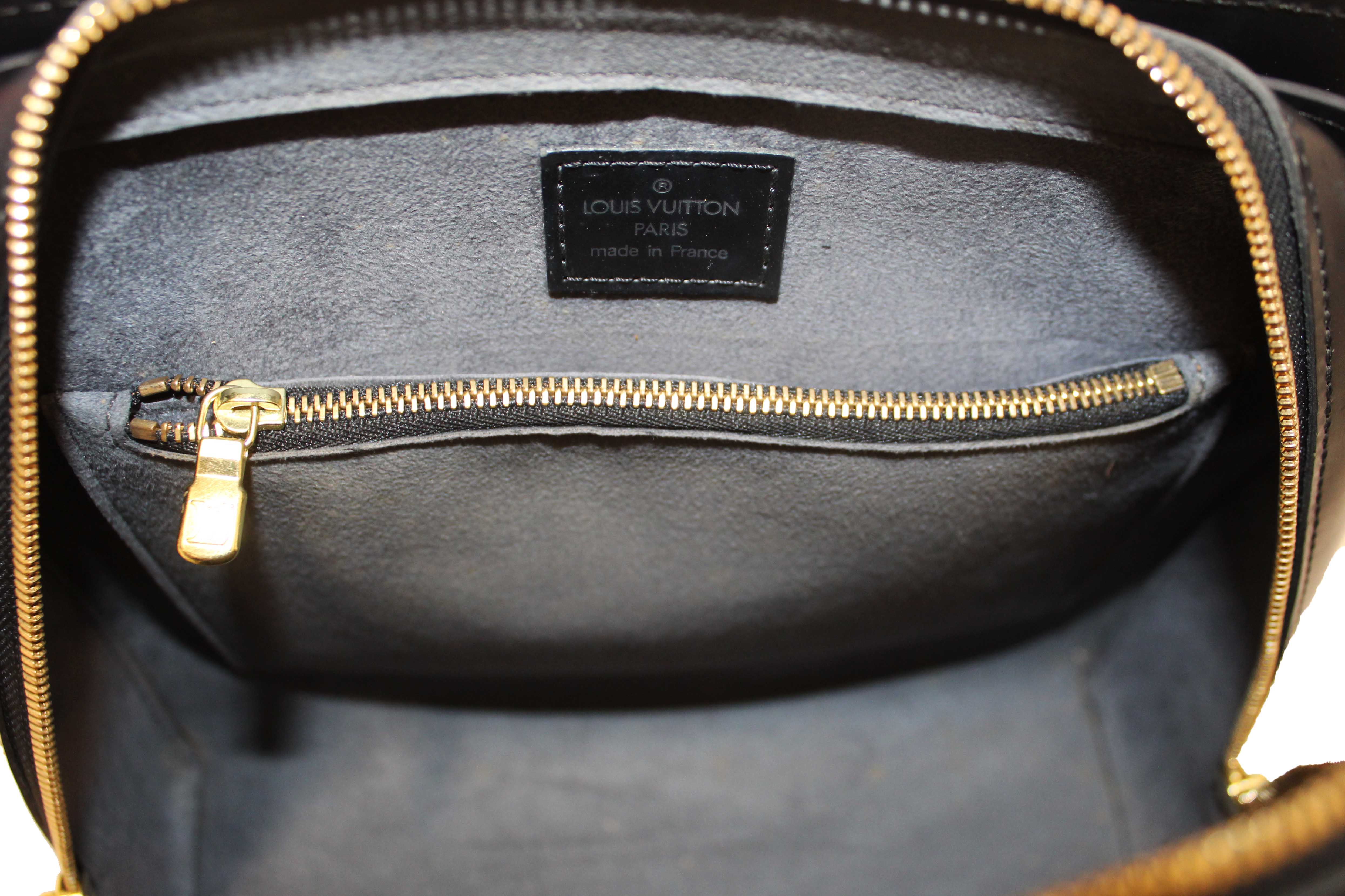 Authentic Louis Vuitton Black Epi Leather Pont Neuf HandBag