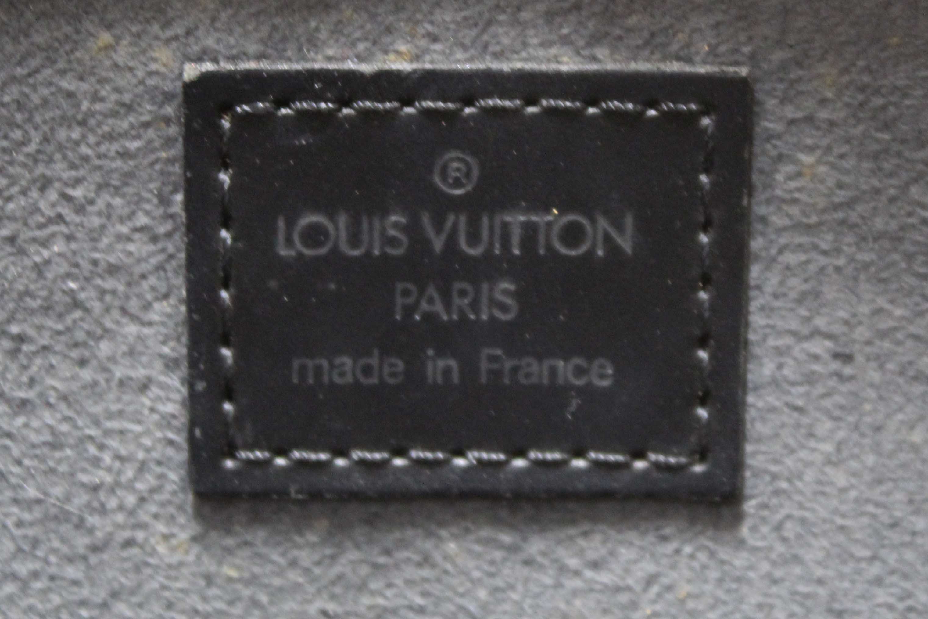 Authentic Louis Vuitton Black Epi Leather Pont Neuf HandBag