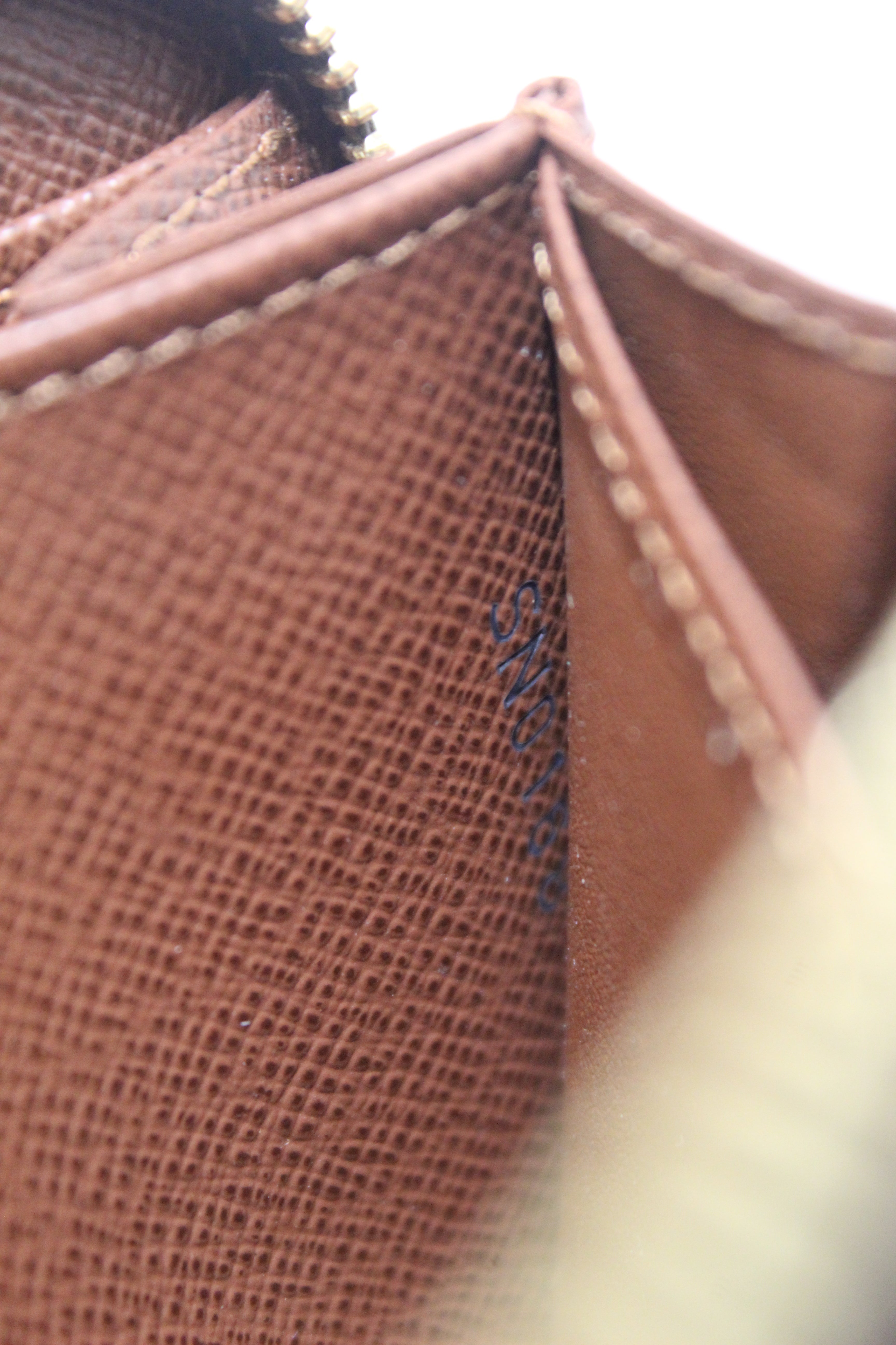 Authentic NEW Louis Vuitton Classic Monogram Zippy Coin Purse Wallet