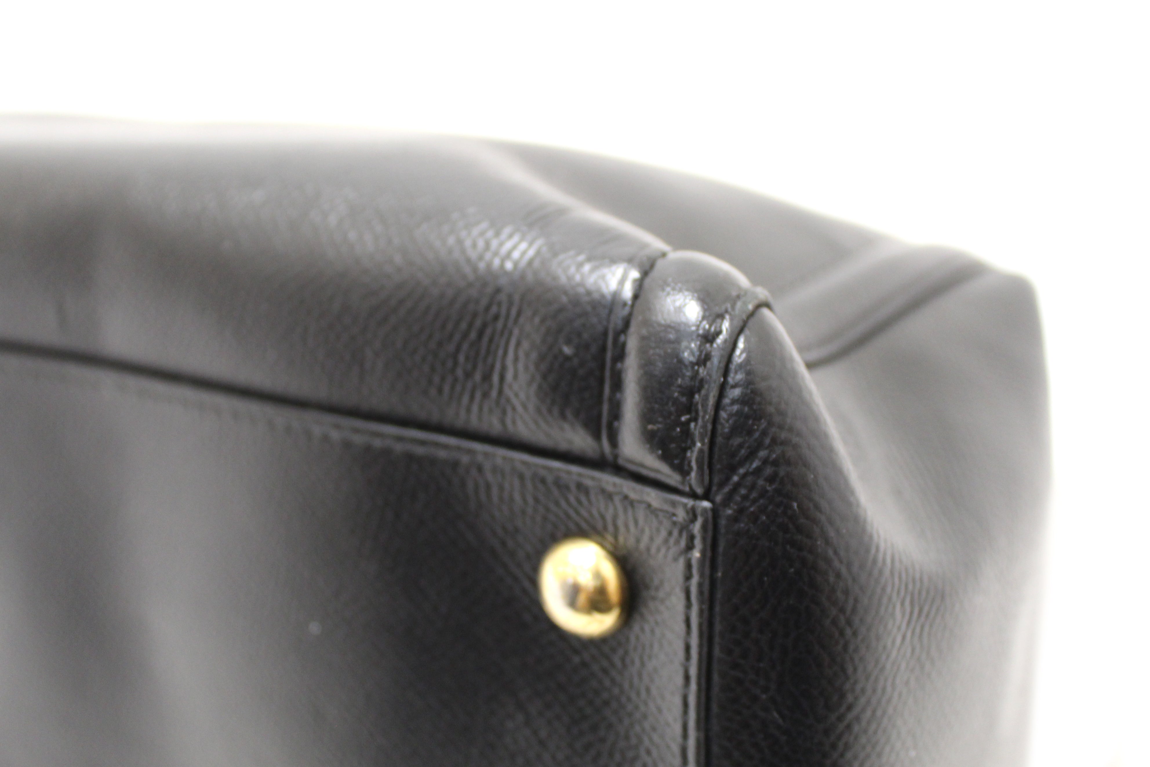 Authentic Salvatore Ferragamo Black Leather Vara Bow Chain Tote Shoulder Bag