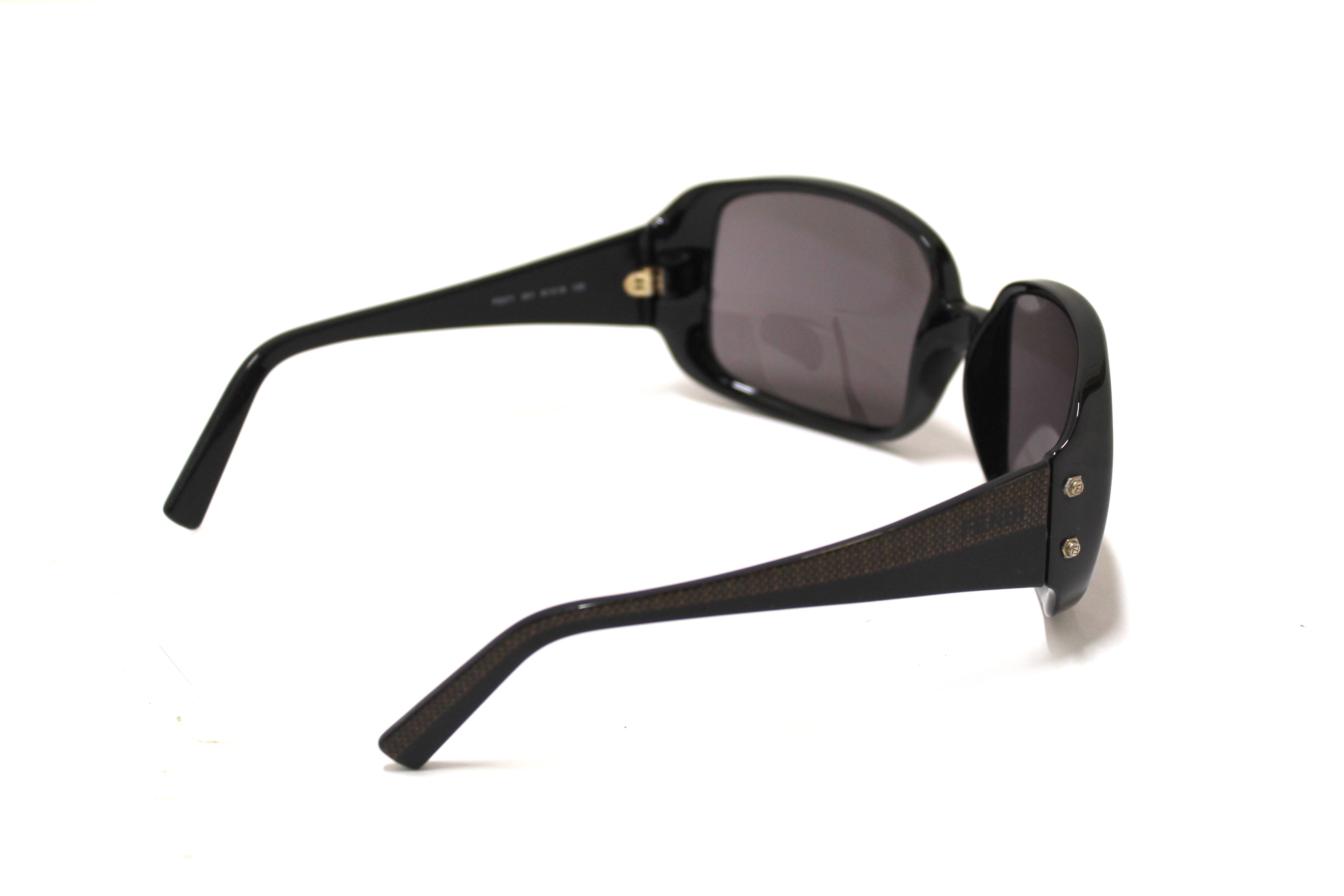 Authentic Fendi Black Frame Sunglasses FS371