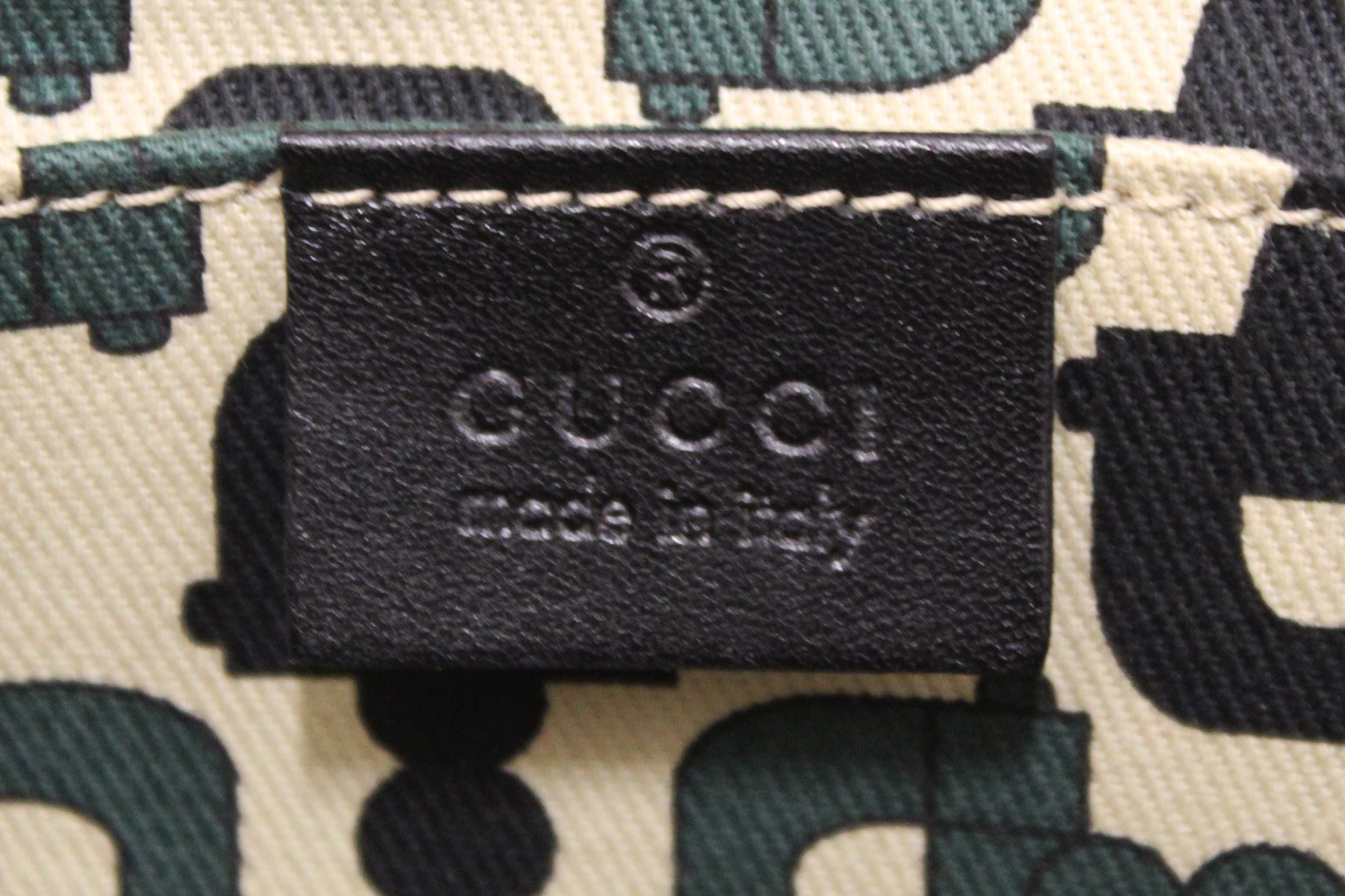 Authentic Gucci Black Guccissima Leather D Ring Abbey Pochette Bag 130939