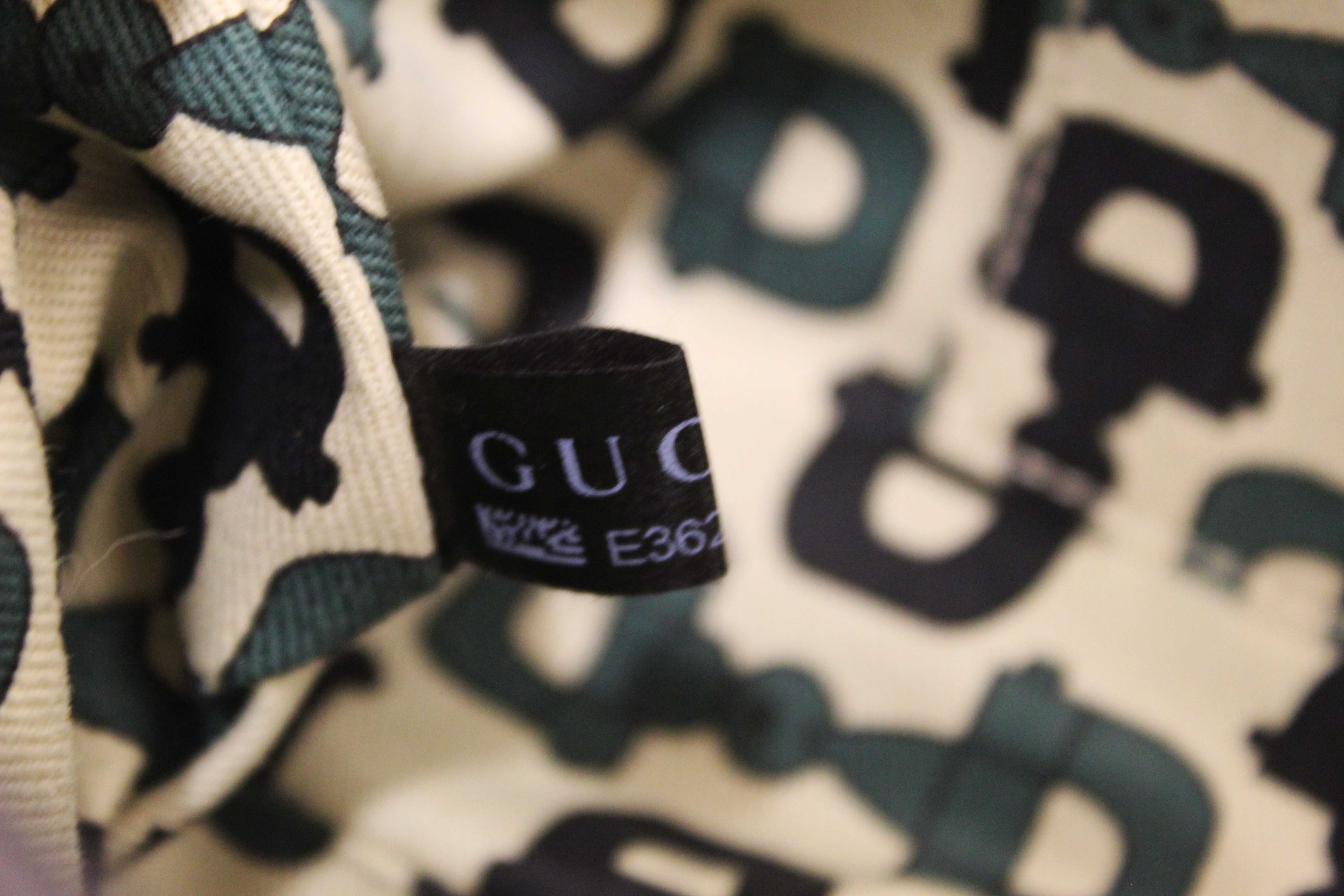 Authentic Gucci Black Guccissima Leather D Ring Abbey Pochette Bag 130939