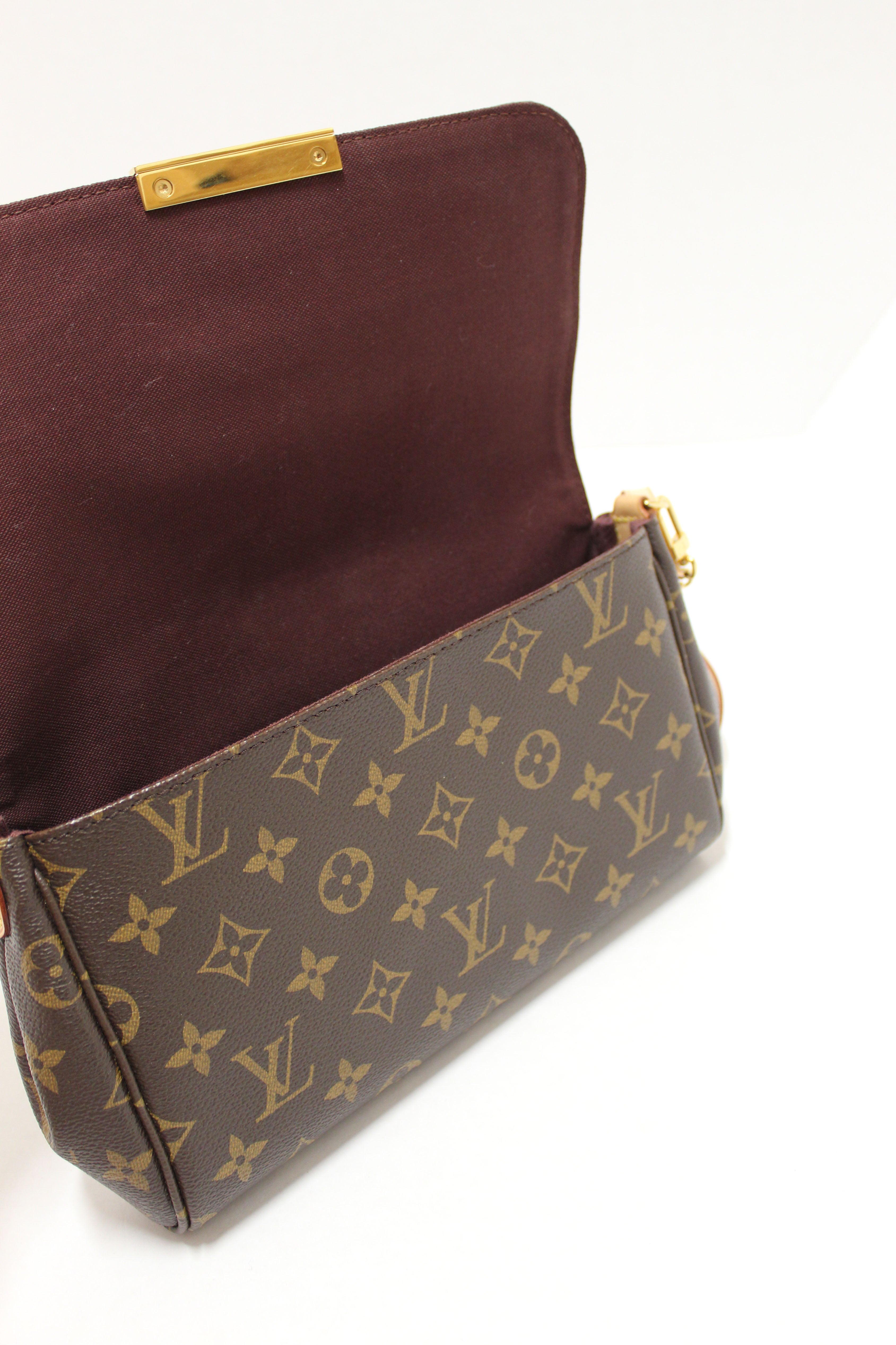 Authentic Louis Vuitton Classic Monogram Favorite MM Crossbody Messenger Bag