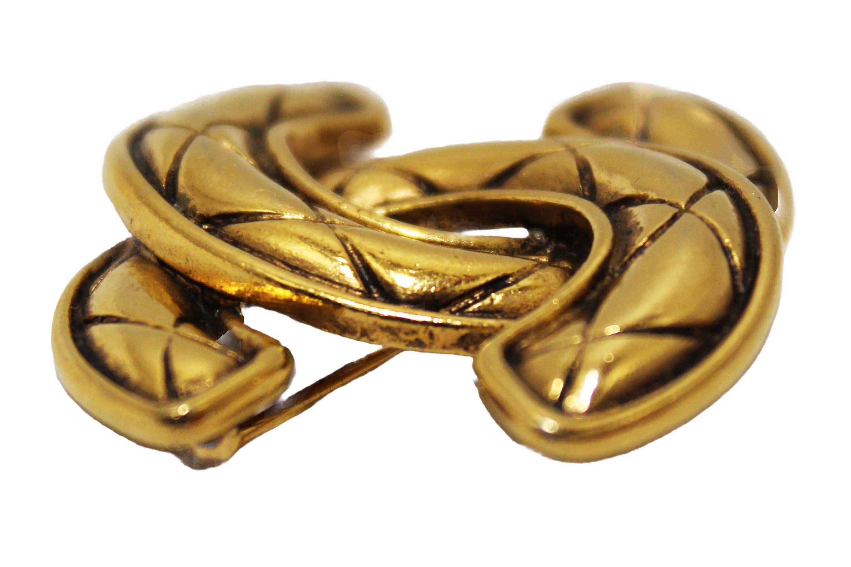 Authentic Chanel Vintage Gold Plated Diamond-Pattern CC Brooch