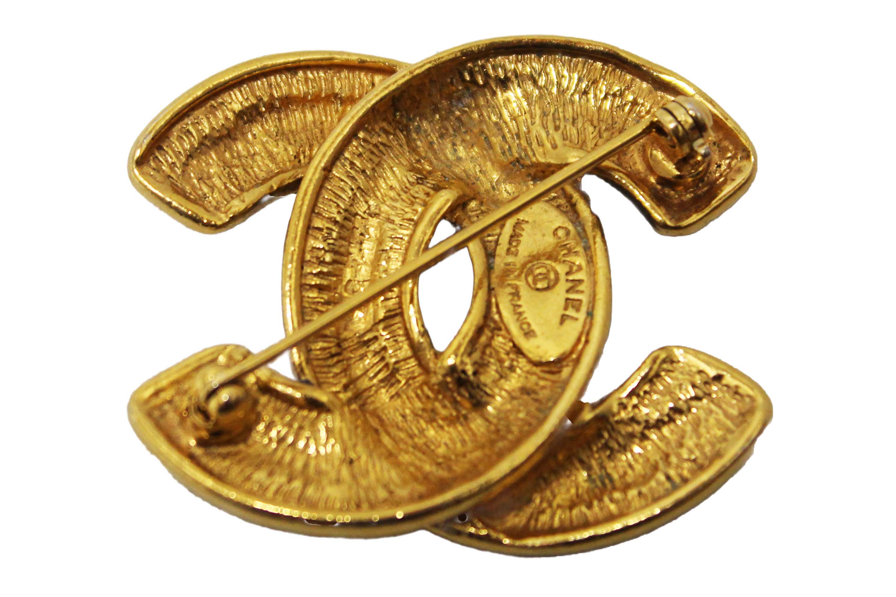 Authentic Chanel Vintage Gold Plated Diamond-Pattern CC Brooch