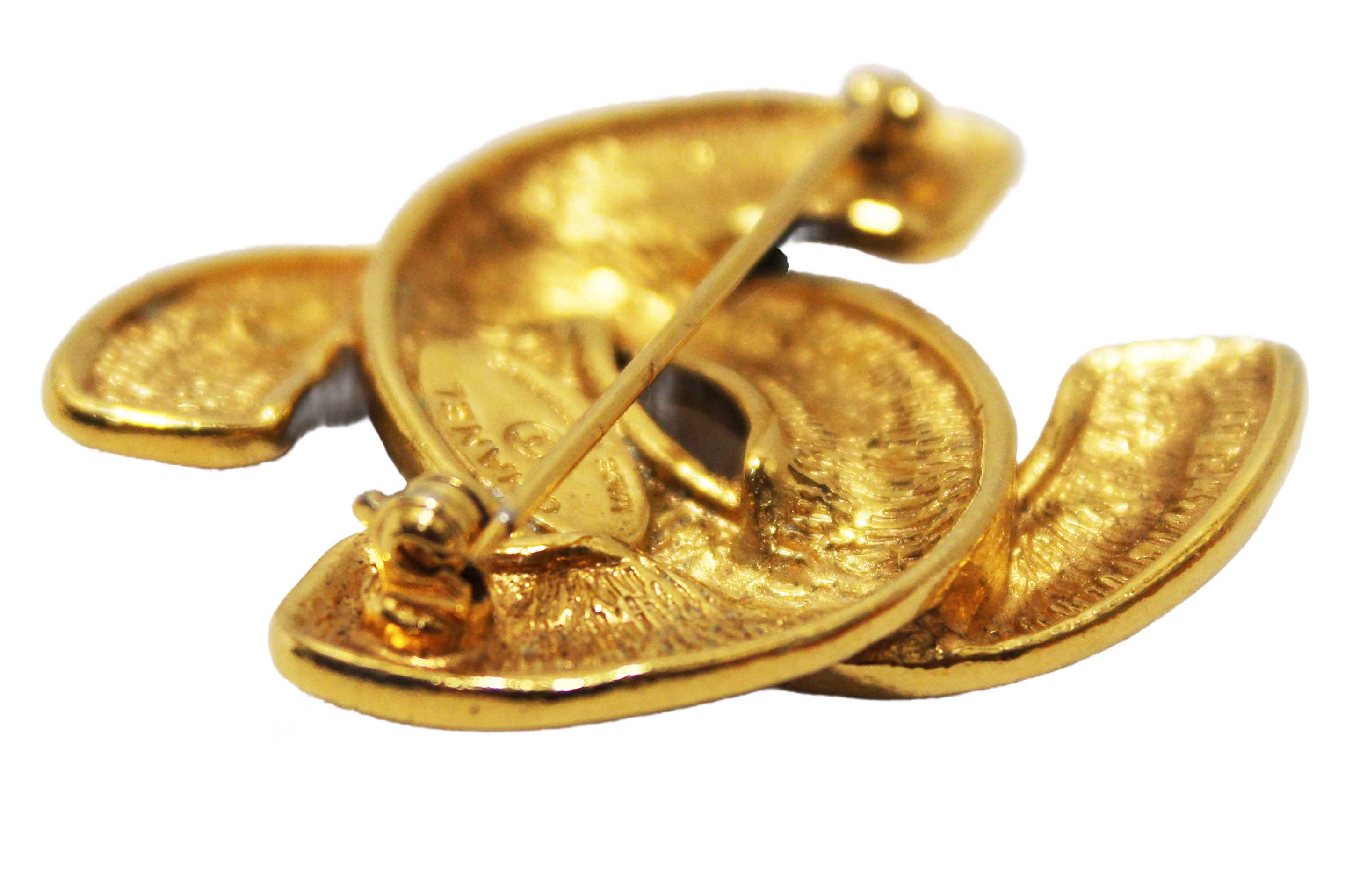 Authentic Chanel Vintage Gold Plated Diamond-Pattern CC Brooch