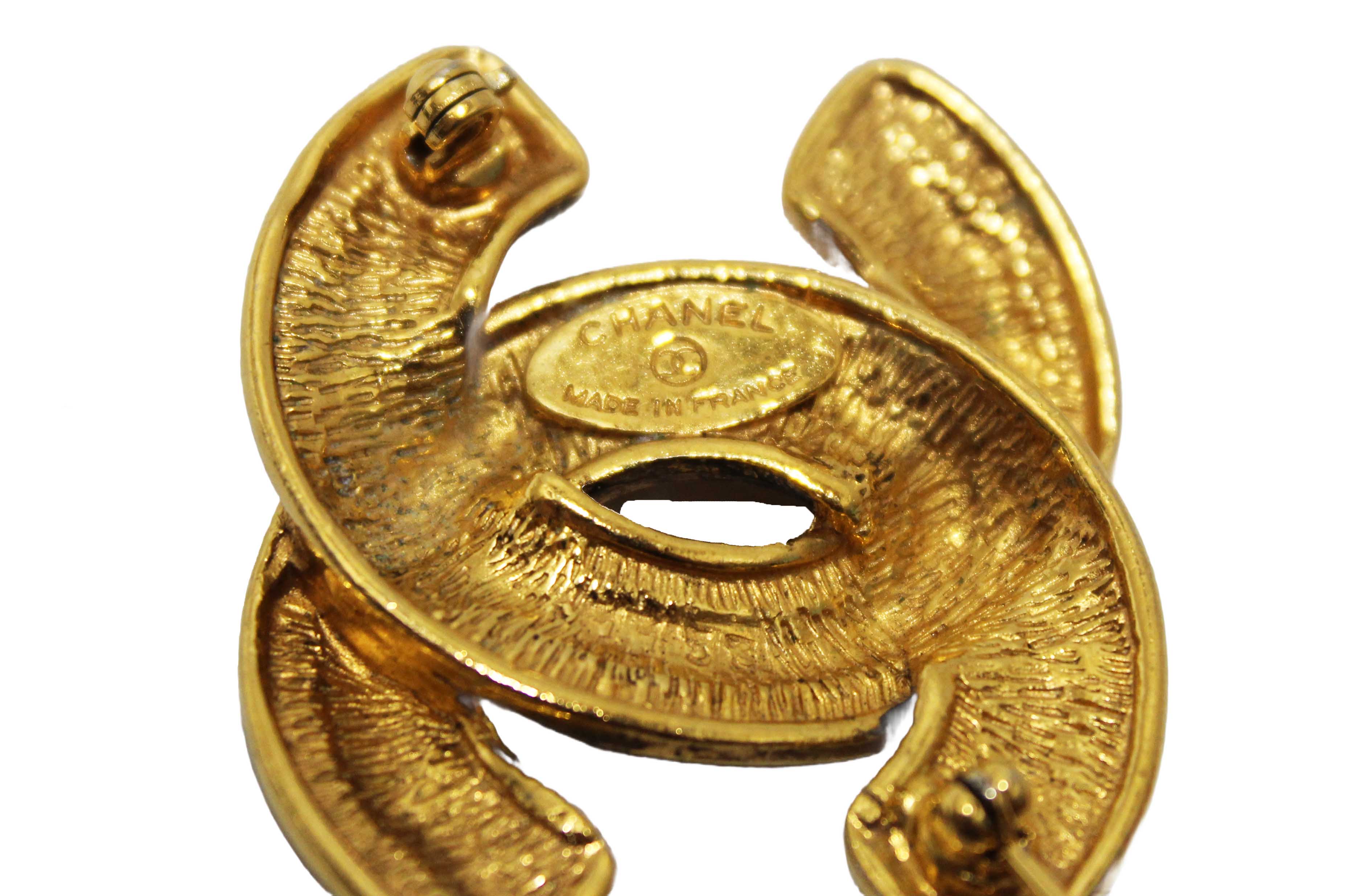 Authentic Chanel Vintage Gold Plated Diamond-Pattern CC Brooch