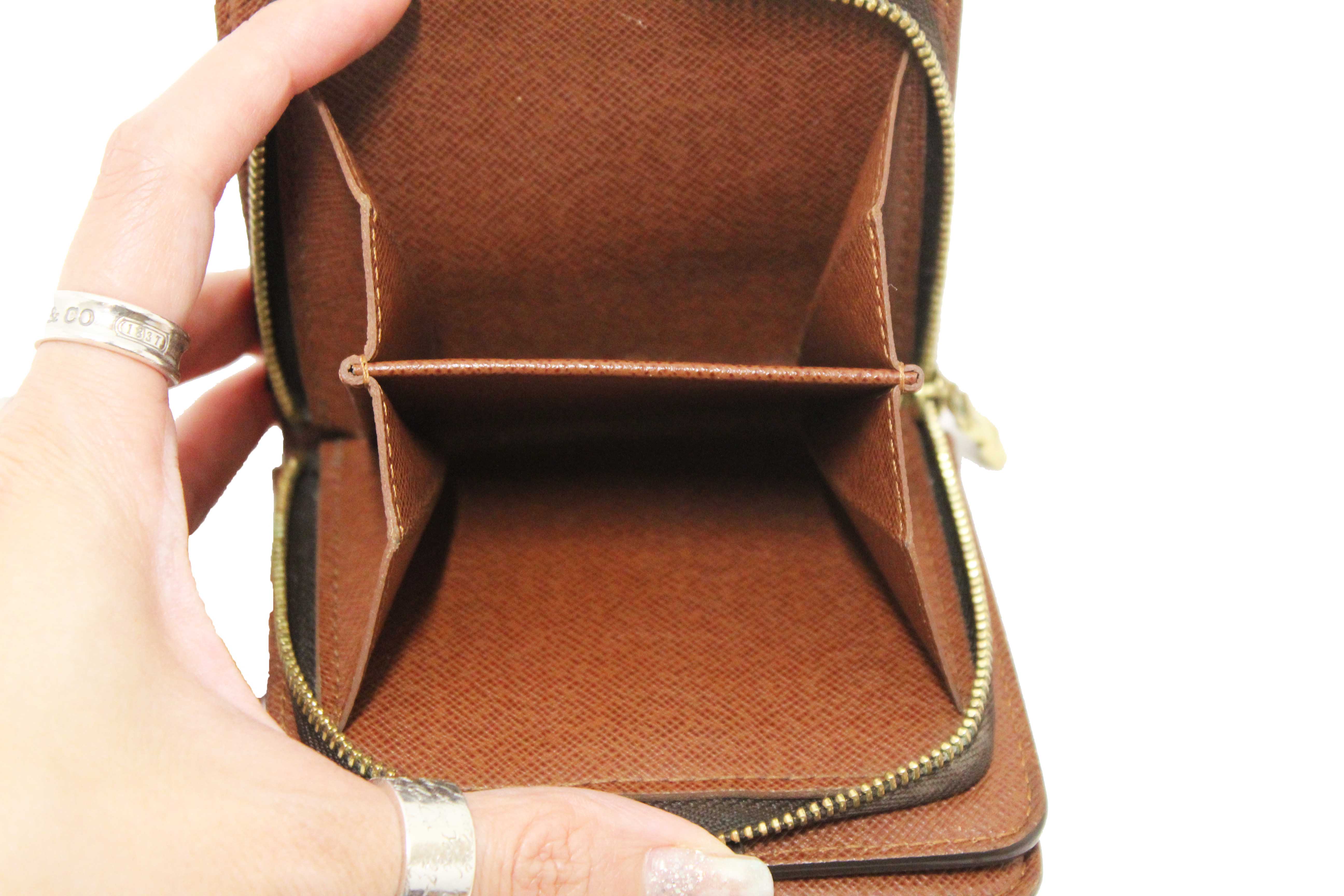 Authentic Louis Vuitton Classic Monogram Canvas Medium Compact Wallet