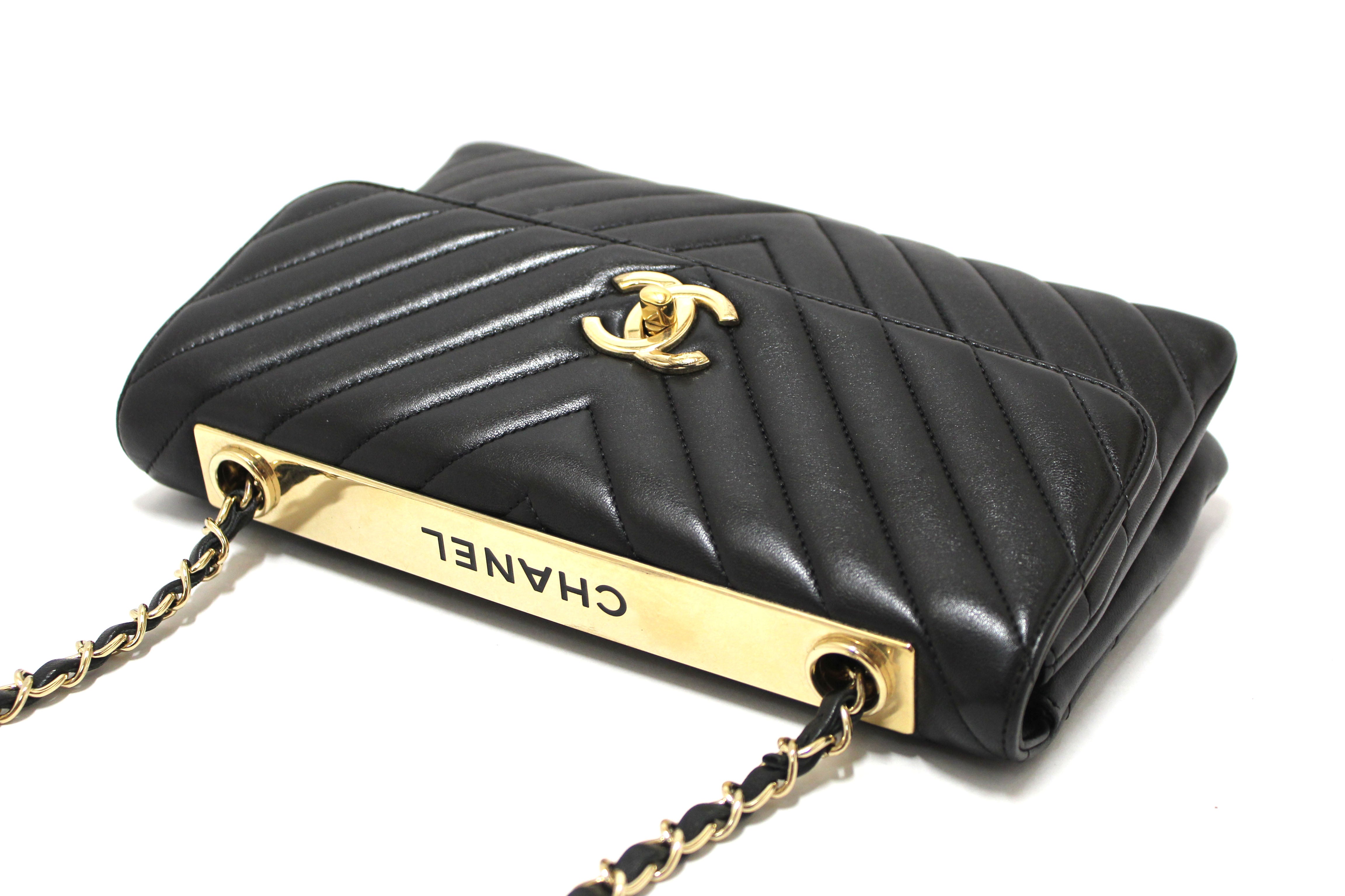 Authentic Chanel Black Chevron Lambskin Leather Medium Trendy CC Flap Shoulder Bag