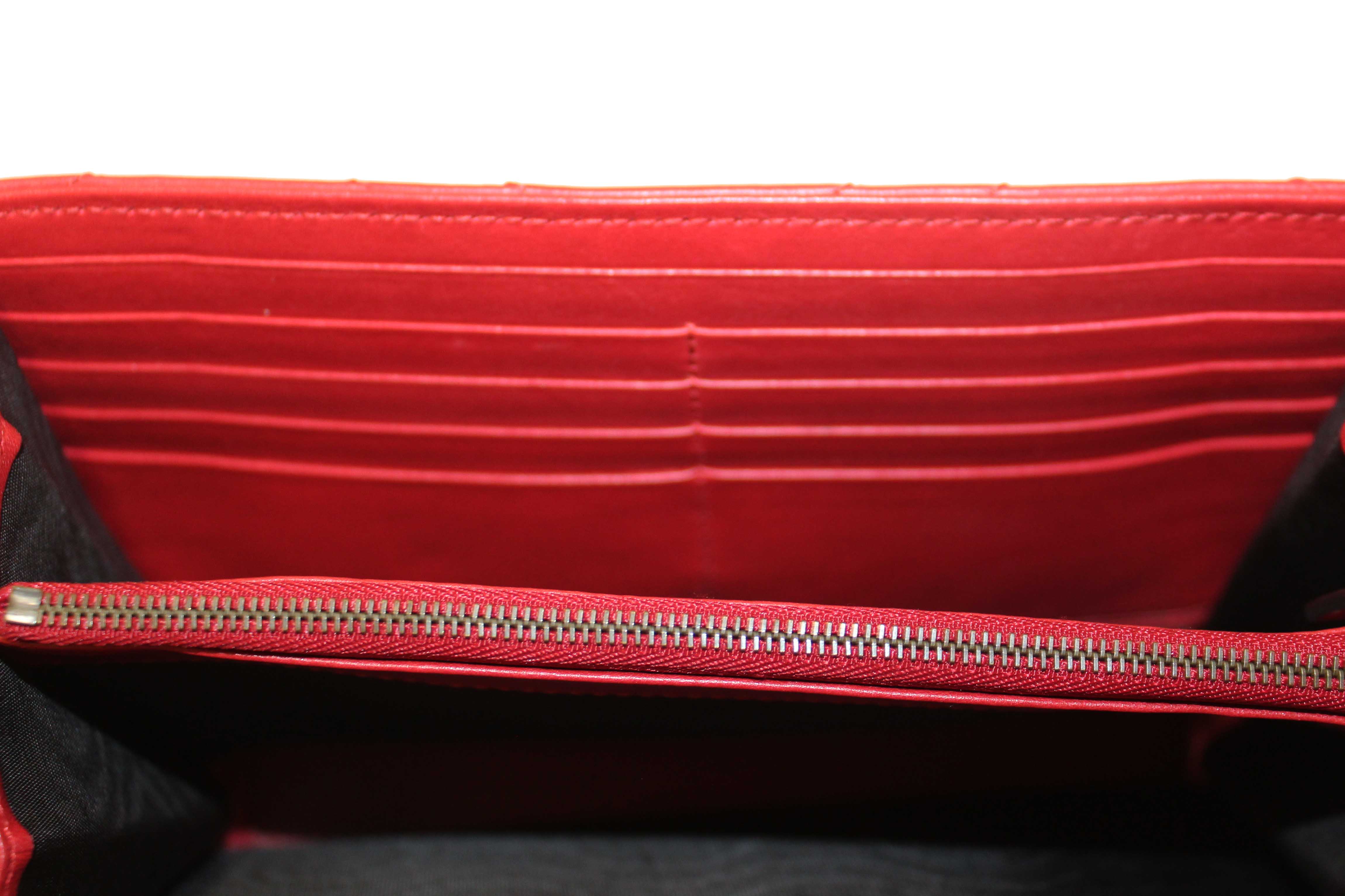 Authentic Gucci Red Marmont Matelassé Chevron Leather Mini Bag