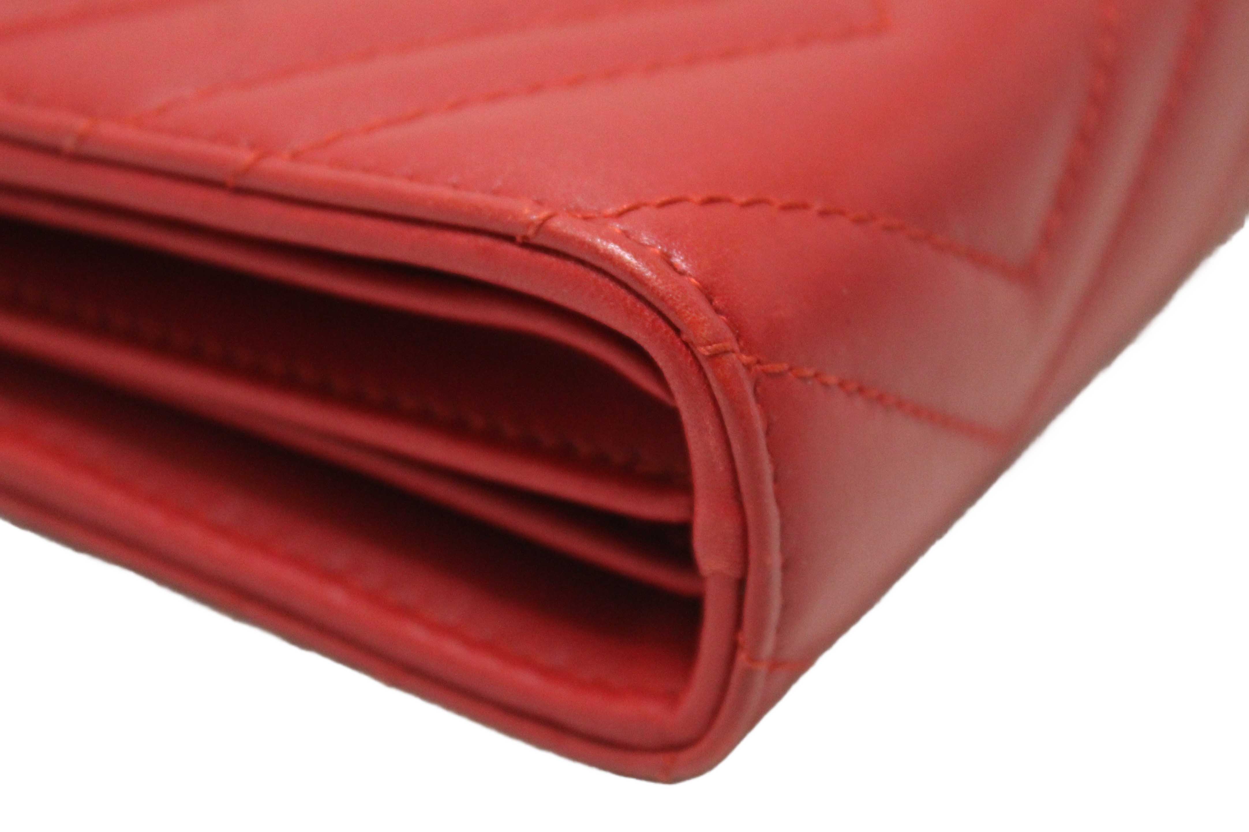 Authentic Gucci Red Marmont Matelassé Chevron Leather Mini Bag