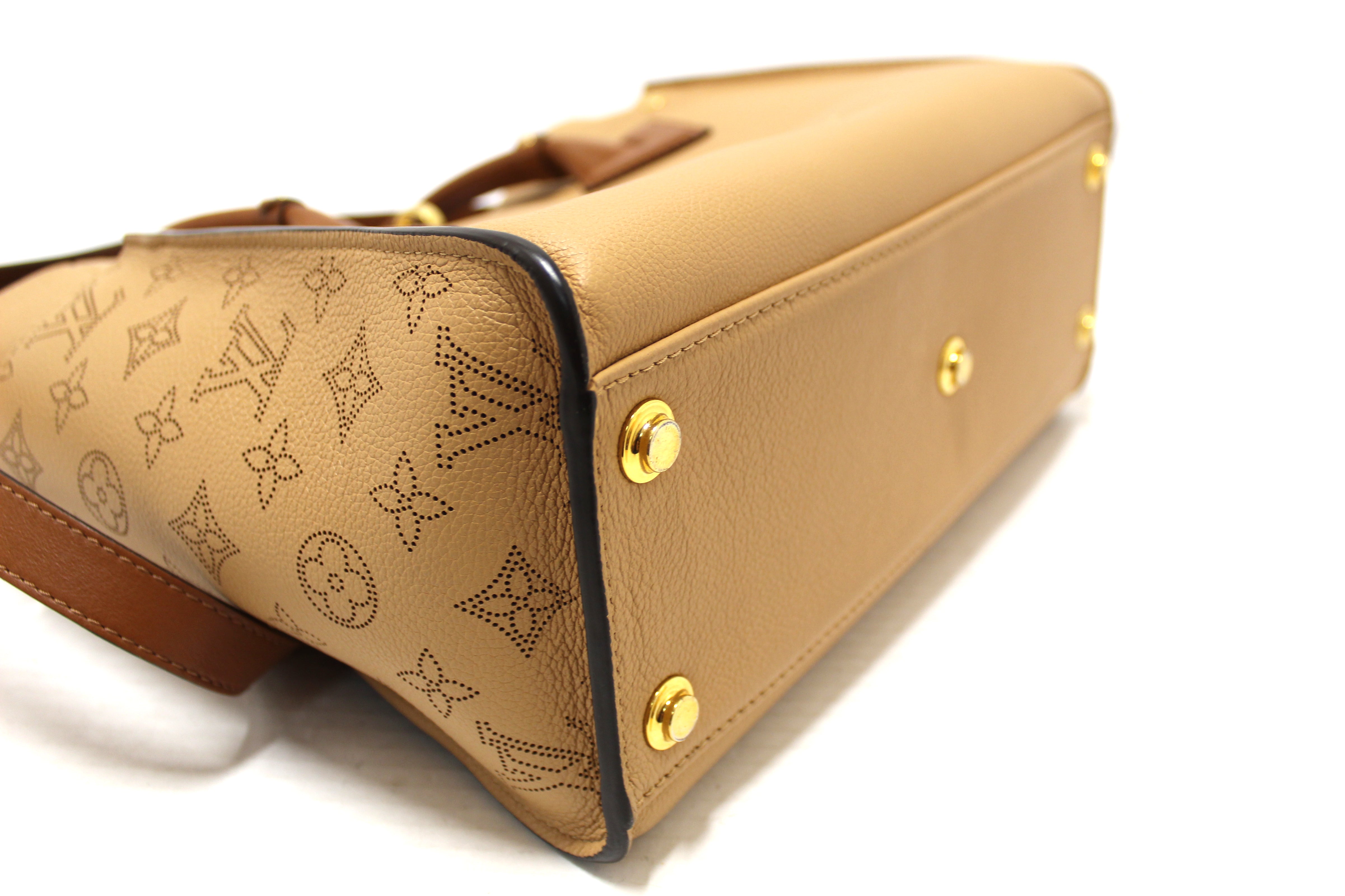 Authentic Louis Vuitton Arizona Beige Calf Leather On My Side MM Hand/Crossbody Bag