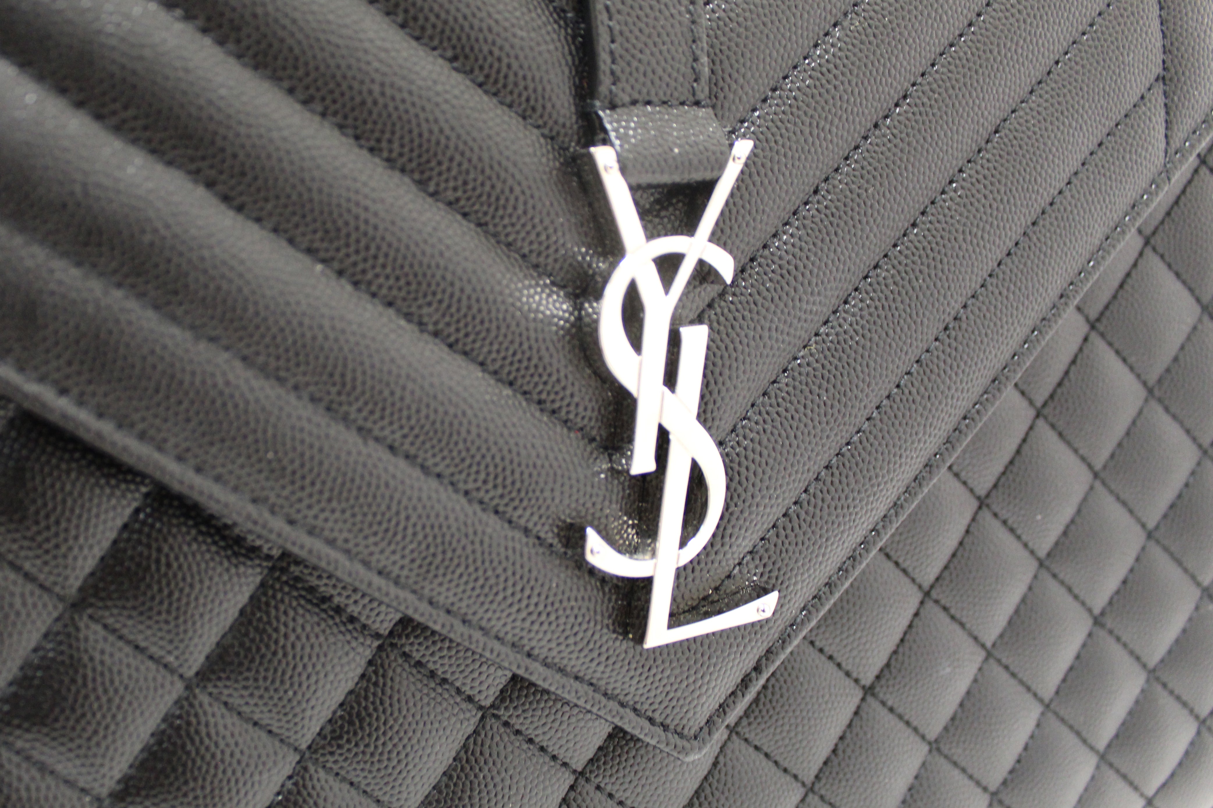 Authentic Saint Laurent Black Matelasse Grain De Poudre Embossed Leather Medium Envelope Bag