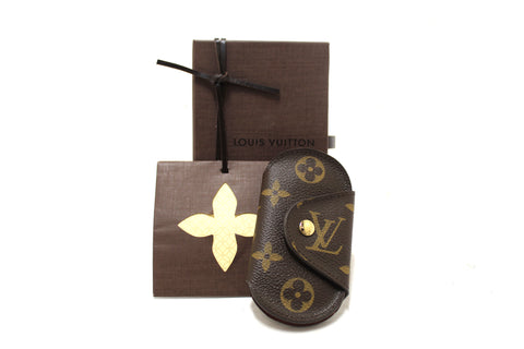 Authentic New Louis Vuitton Classic Monogram Oval 4 Key Holder