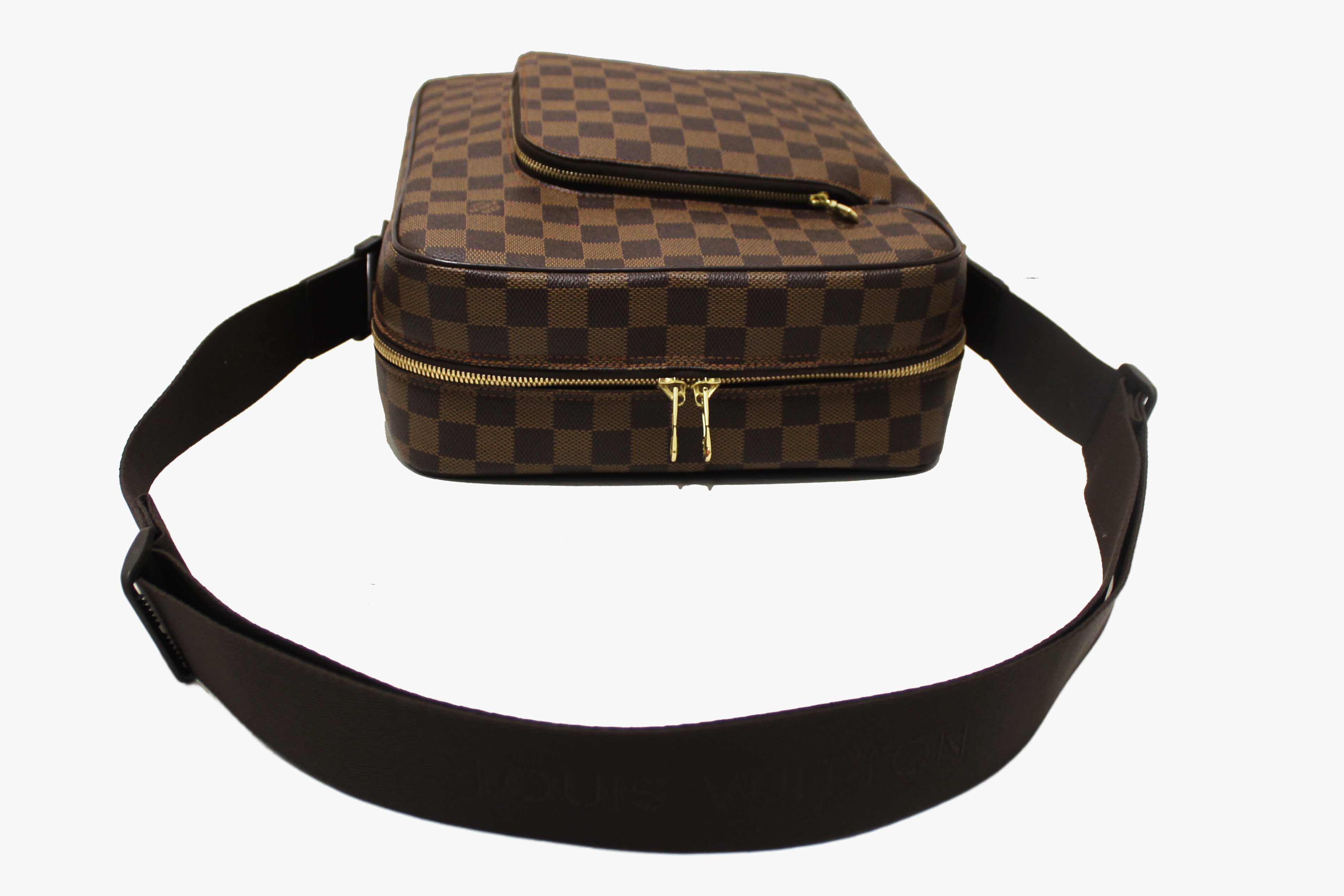 Authentic Louis Vuitton Damier Ebene Canvas Olav Messenger Bag