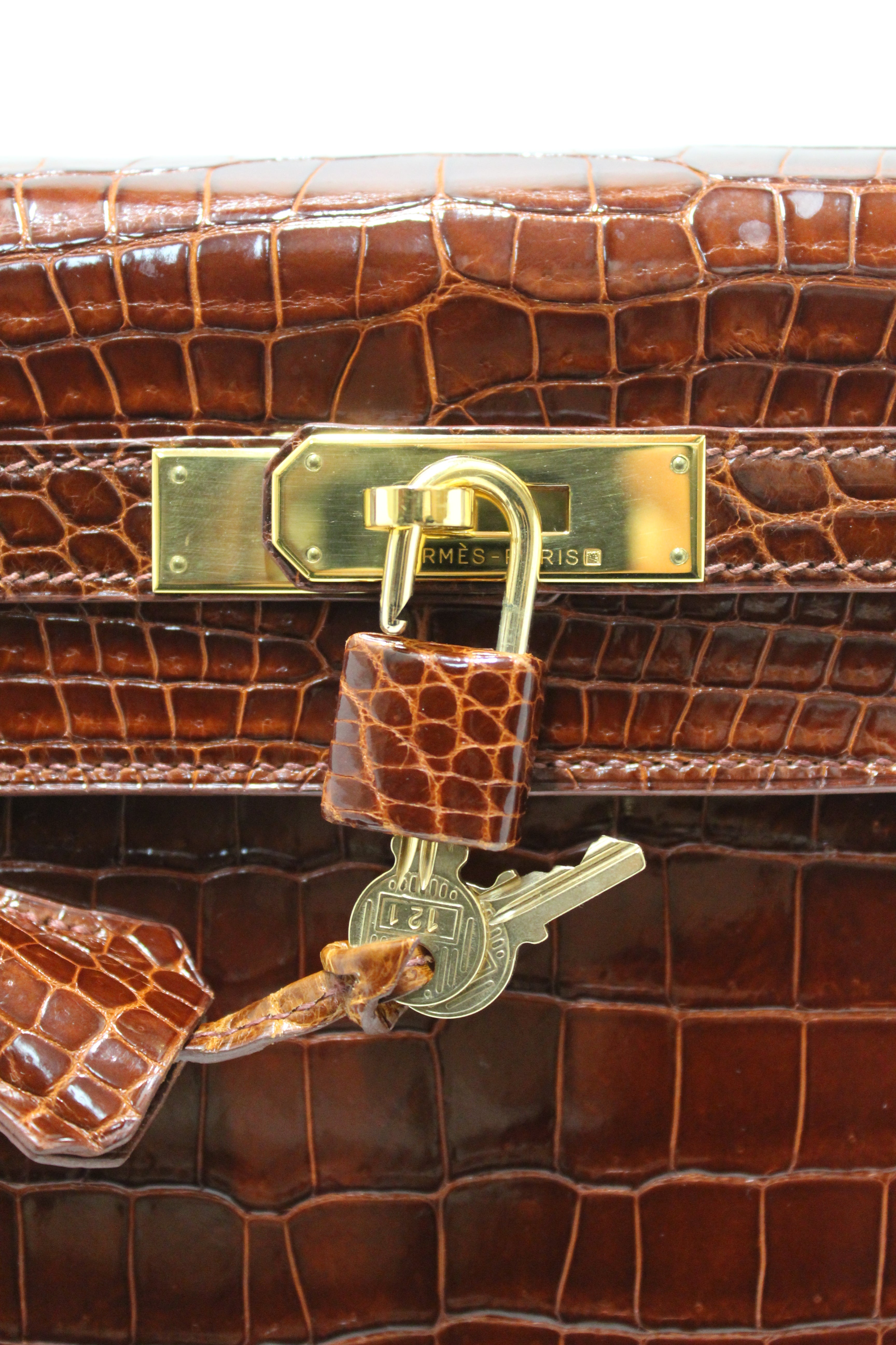 Authentic Hermes Vintage Miel Shiny Alligator Kelly Sellier 32