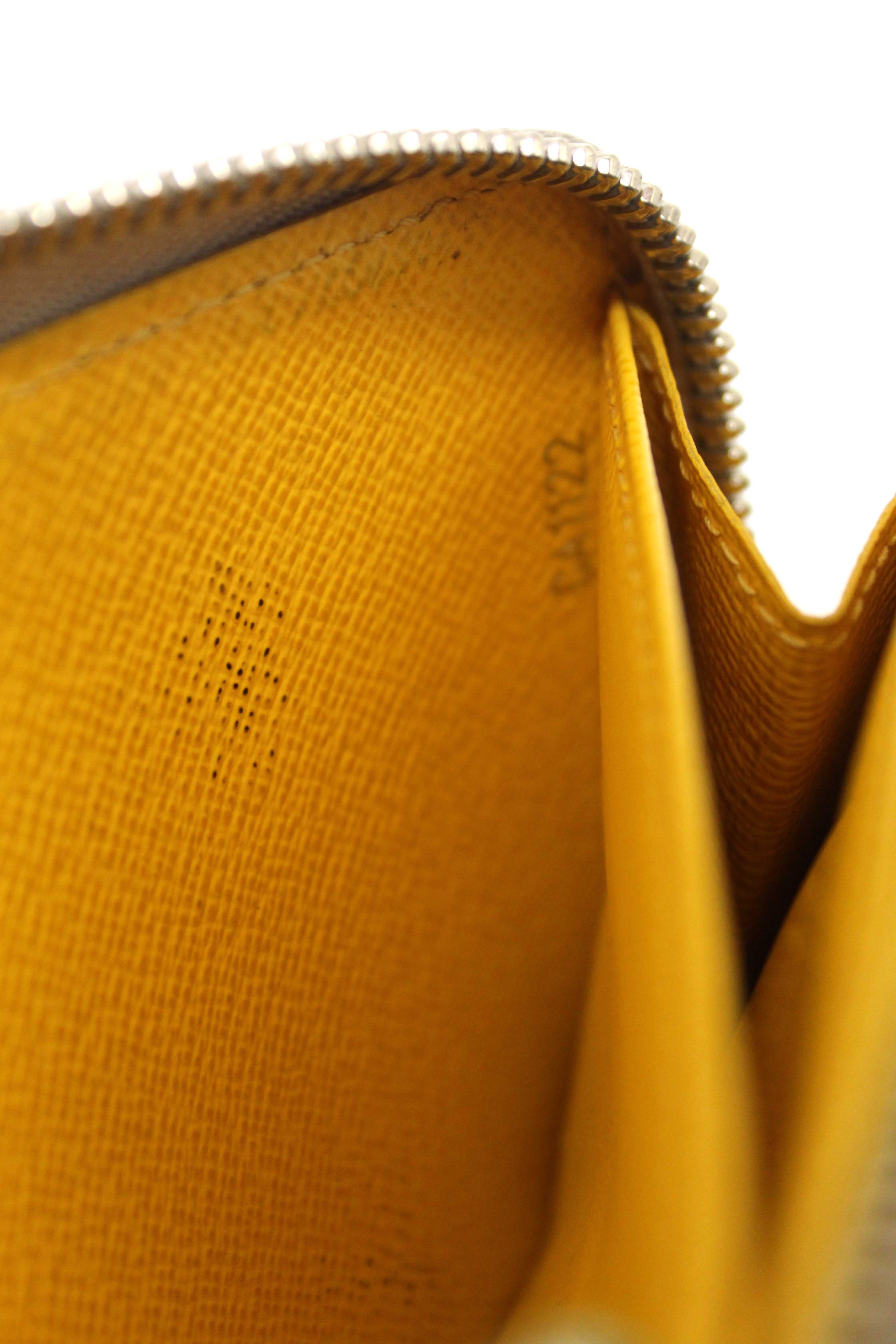 Authentic Louis Vuitton Grey Epi Leather Zippy Wallet