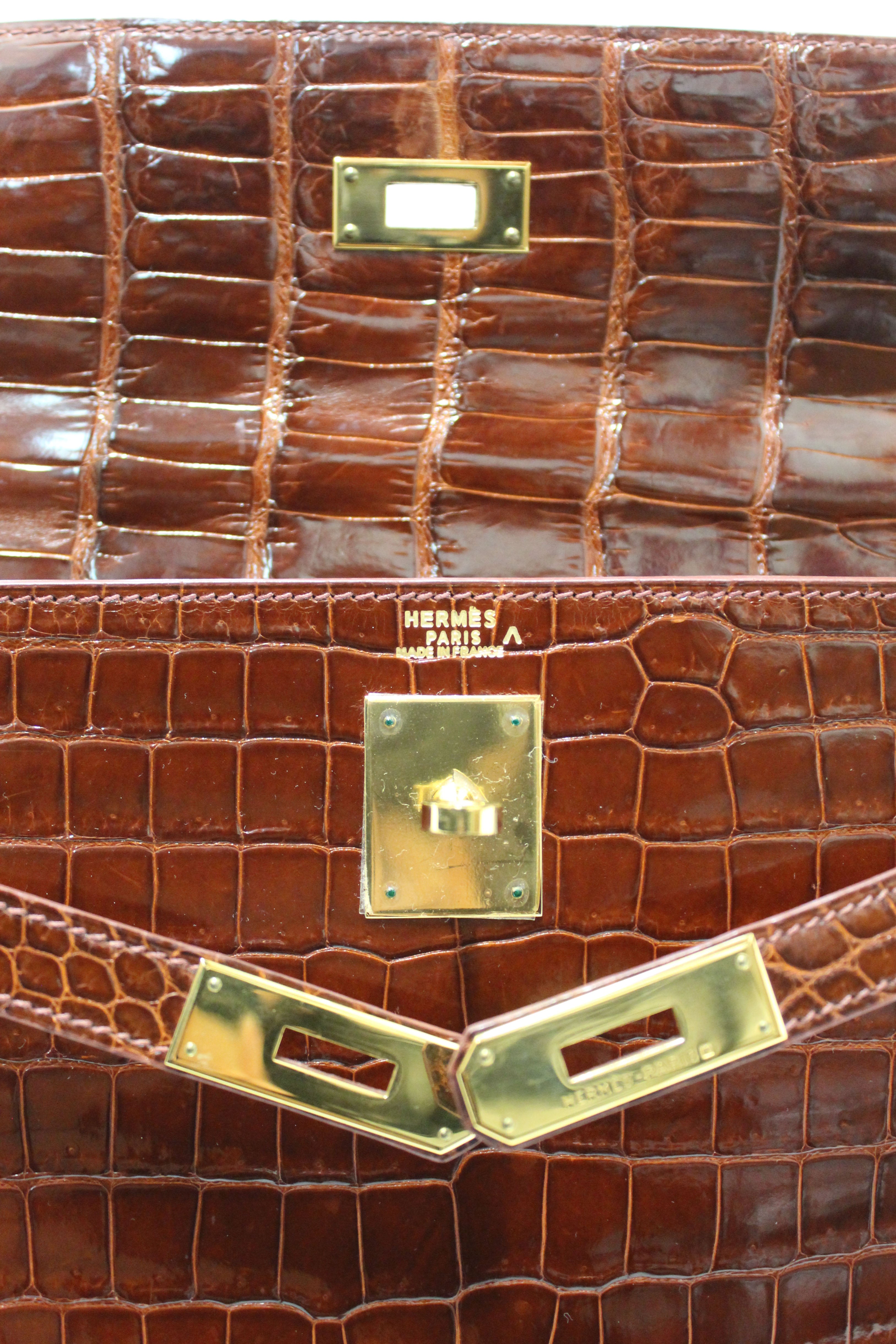 Authentic Hermes Vintage Miel Shiny Alligator Kelly Sellier 32