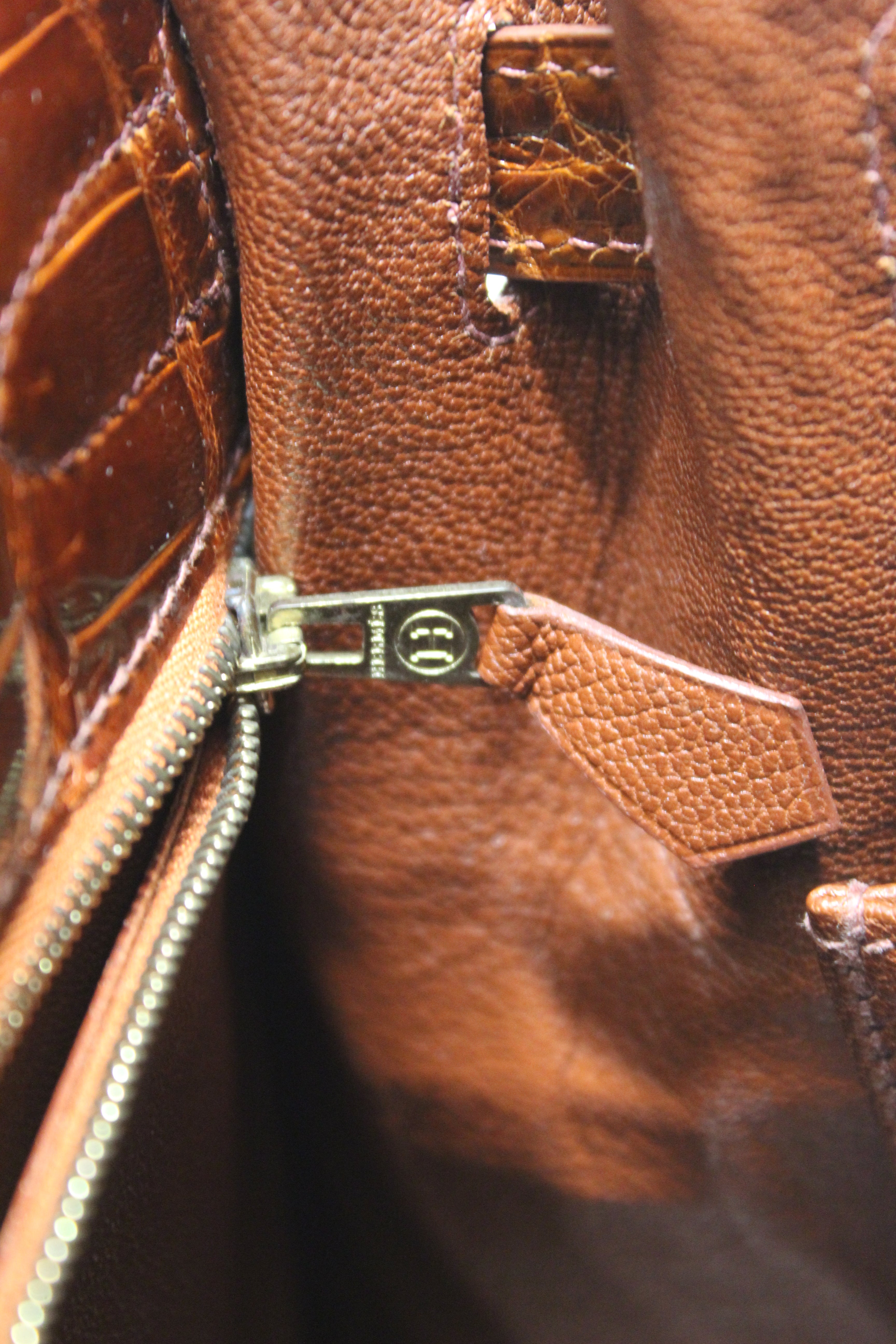 Authentic Hermes Vintage Miel Shiny Alligator Kelly Sellier 32