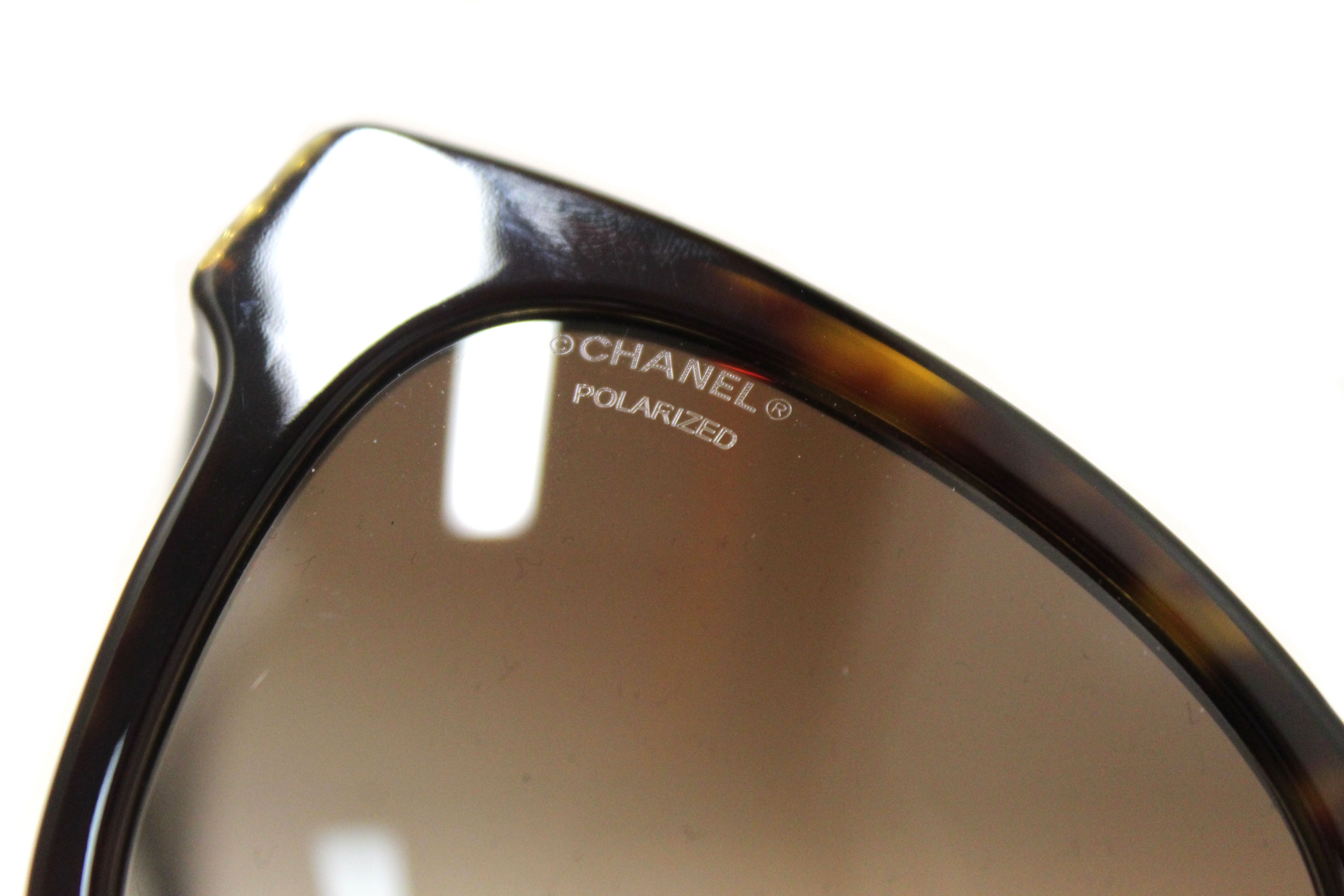 Authentic Chanel Tortoiseshell Polarized Pearl CC Square Sunglasses 5482HA