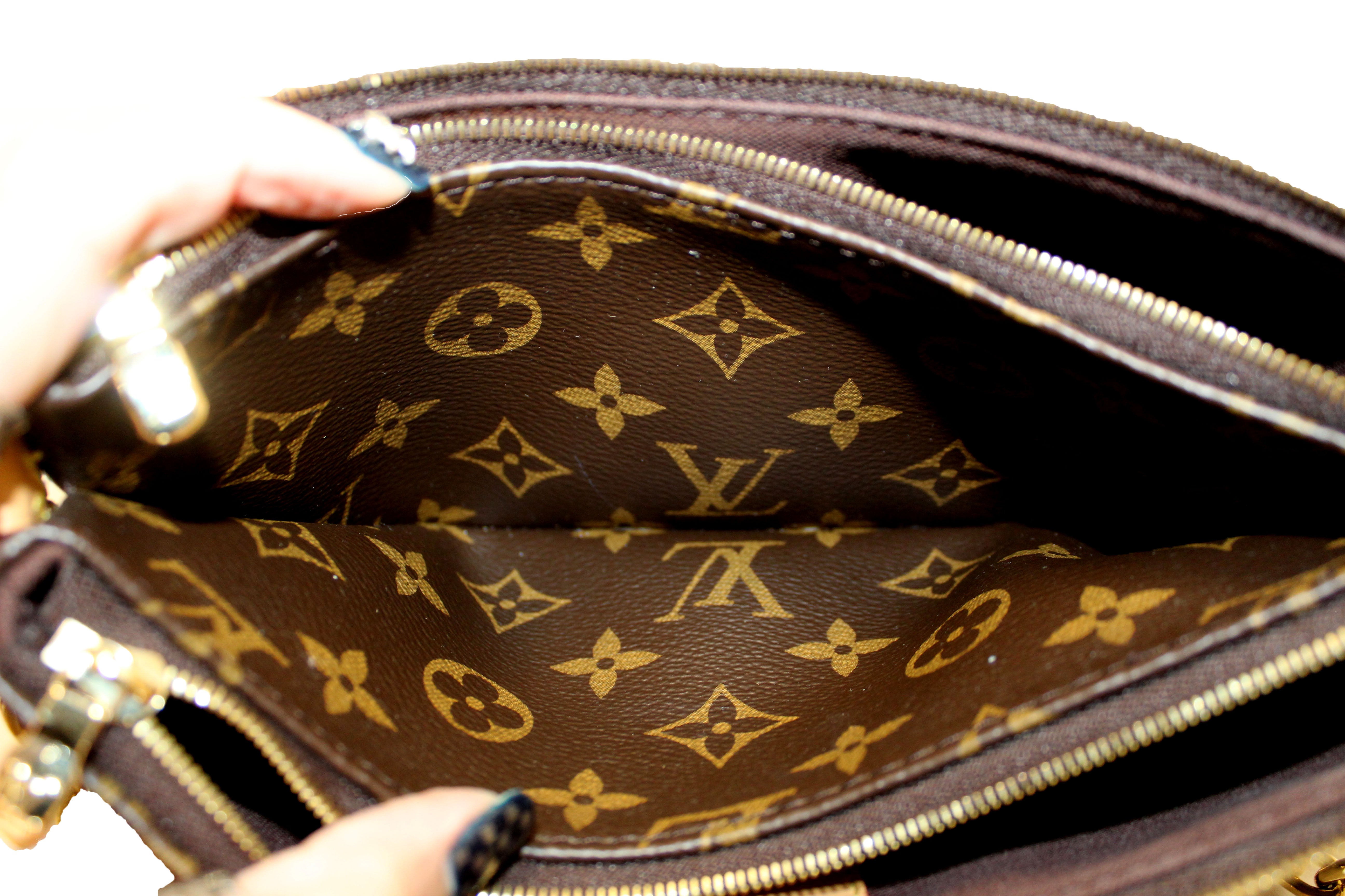 Authentic NEW Louis Vuitton Classic Monogram Liv Pochette Bag