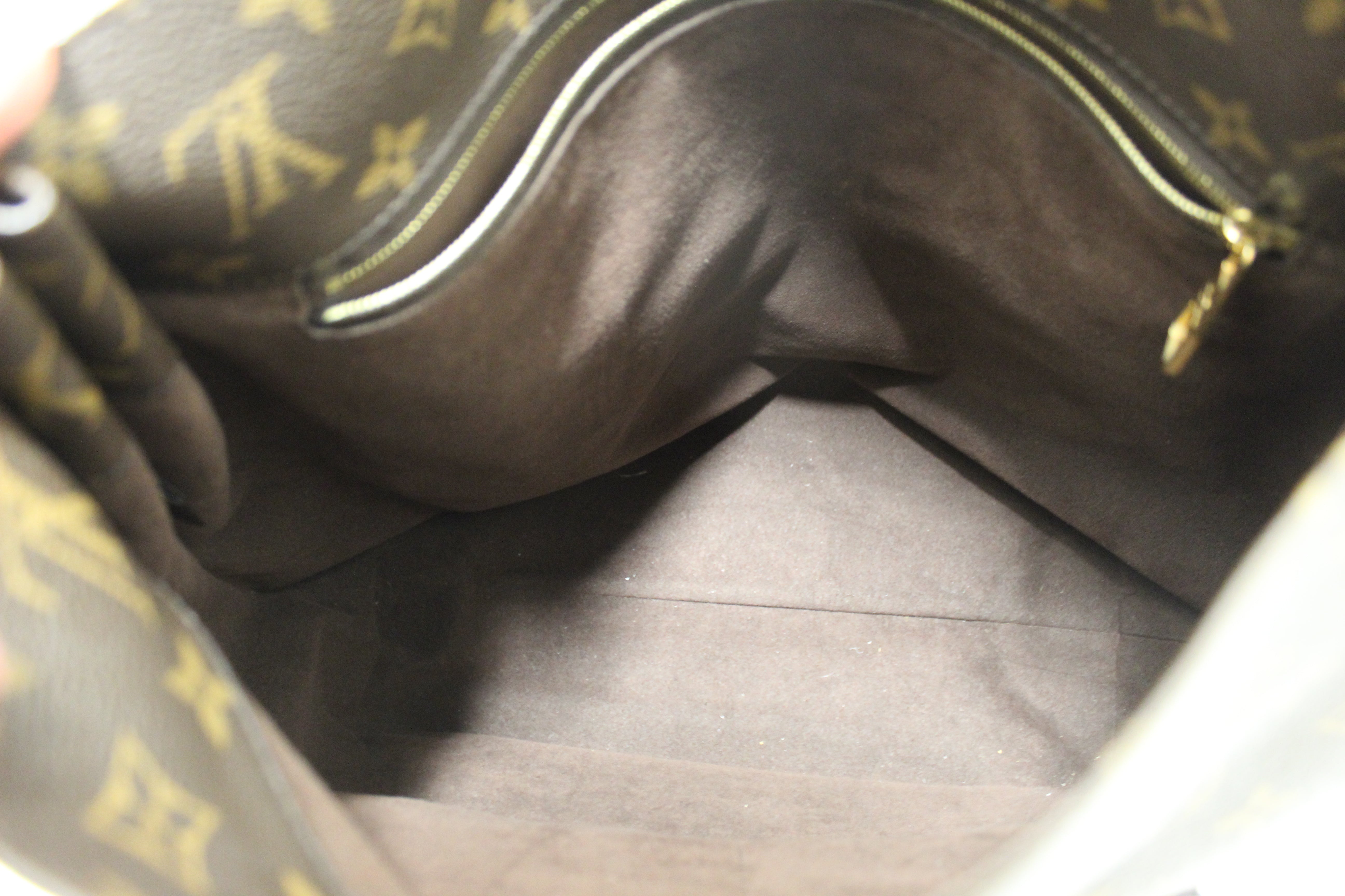 Authentic Louis Vuitton Classic Monogram Canvas Metis Tote Shoulder Bag