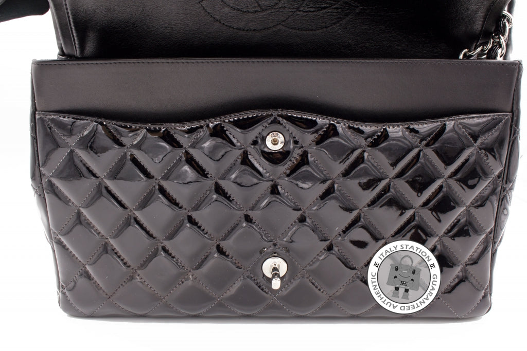 CHANEL Chanel A58601 Classic CC (color Restored) Black Patent Maxi Sho | Italystation.com - Shop Now at italystation.com