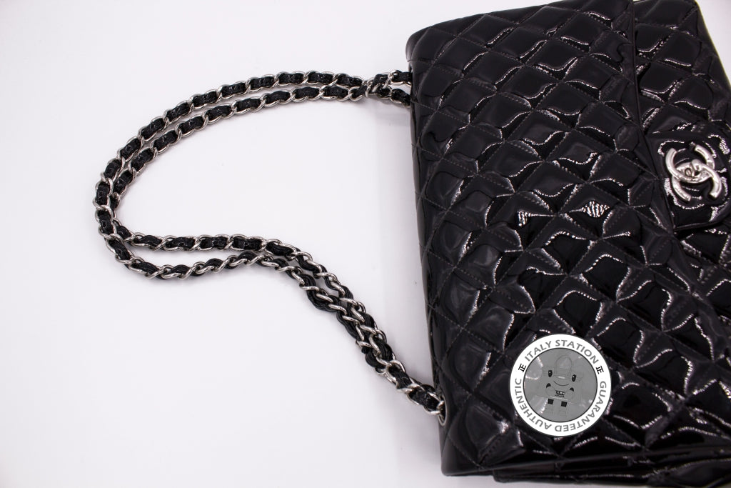 CHANEL Chanel A58601 Classic CC (color Restored) Black Patent Maxi Sho | Italystation.com - Shop Now at italystation.com
