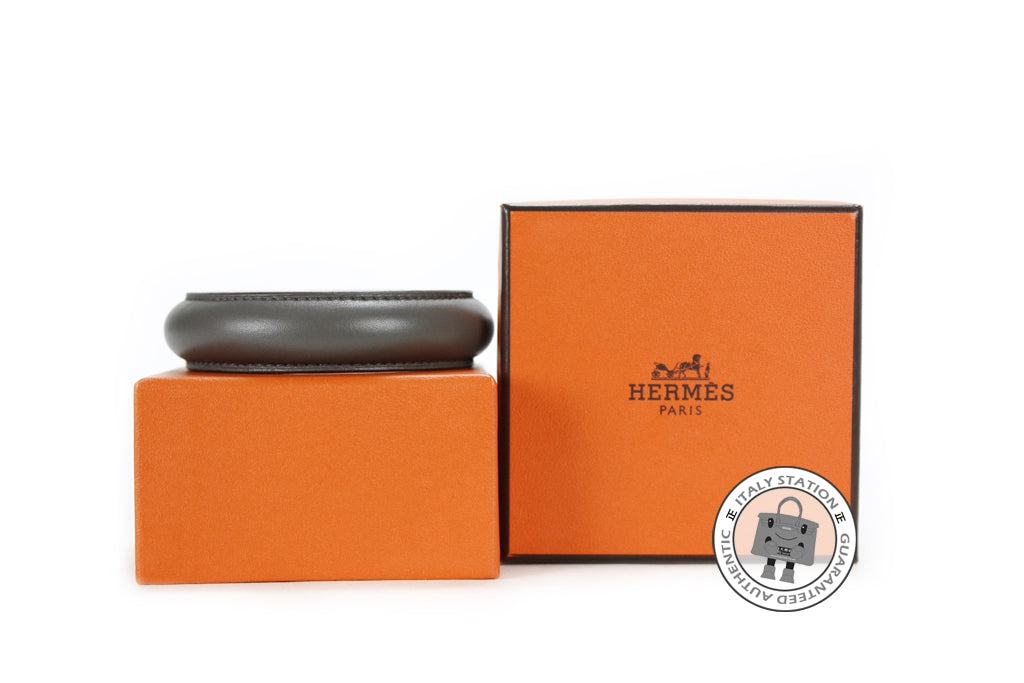 HERMES Hermes Astral Grey Leather M Bracelet | Italystation.com - Shop Now at italystation.com