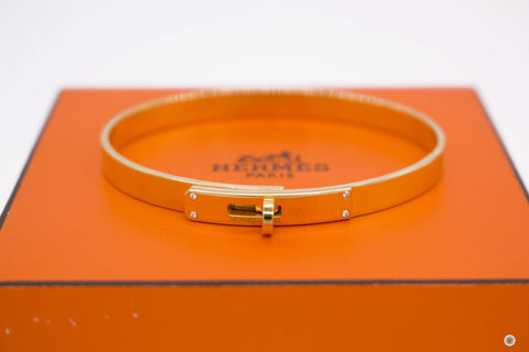 HERMES Hermes Kelly Bracelet Metal 18K Gold W/diamond SH 18K Gold Meta | Italystation.com - Shop Now at italystation.com