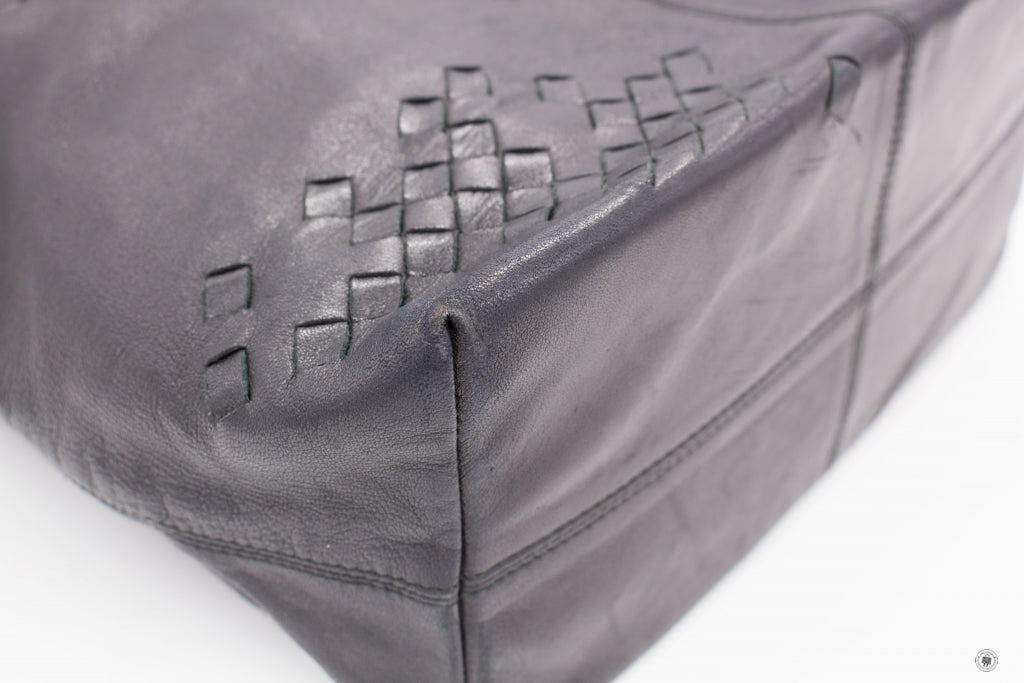 BOTTEGA VENETA Bottega Veneta 131673 V0055 Intrecciato Leather Tote Bl | Italystation.com - Shop Now at italystation.com
