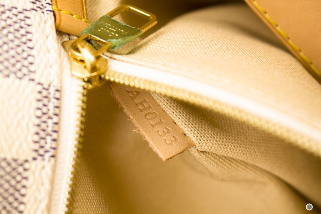 LOUIS VUITTON Louis Vuitton N41216 Damier Azur Soffi White Canvas Shou | Italystation.com - Shop Now at italystation.com