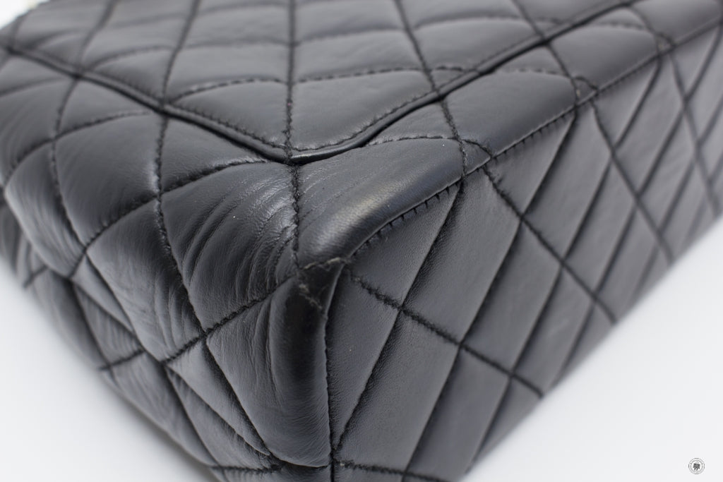 CHANEL Chanel Vintage With Resin Woven Chain And Lock Black Lambskin T | Italystation.com - Shop Now at italystation.com