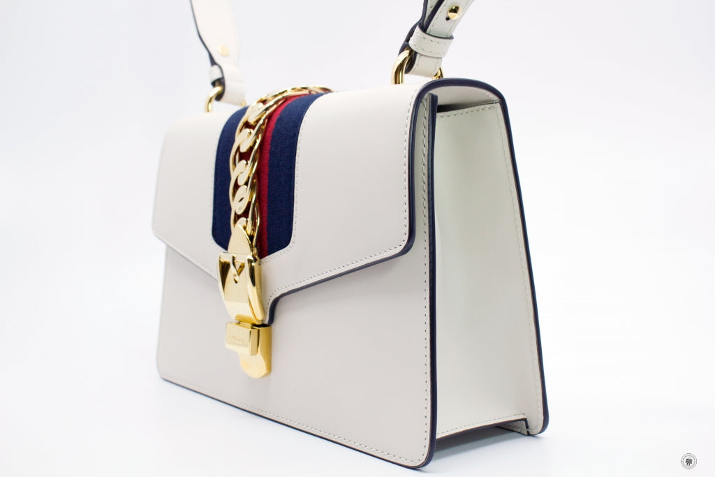 GUCCI Gucci 421882CVLEG Sylvie White / 8605 Leather Small Shoulder Bag | Italystation.com - Shop Now at italystation.com