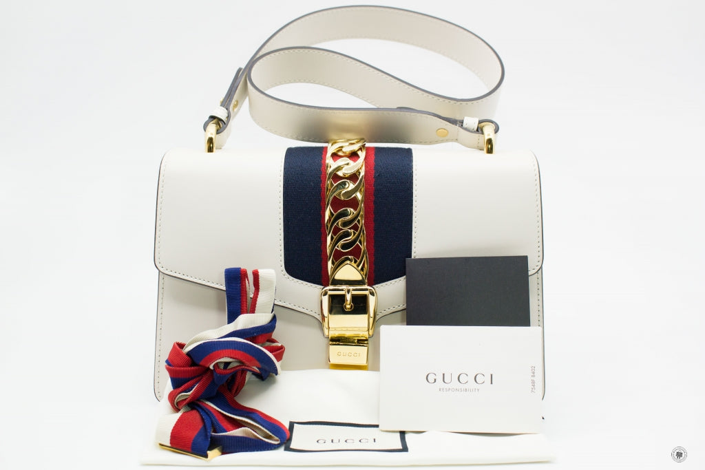 GUCCI Gucci 421882CVLEG Sylvie White / 8605 Leather Small Shoulder Bag | Italystation.com - Shop Now at italystation.com