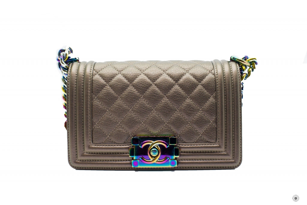 CHANEL Chanel A67085 Y60313 Boy Iridescent  Bronze / 2B041 Calfskin Sm | Italystation.com - Shop Now at italystation.com
