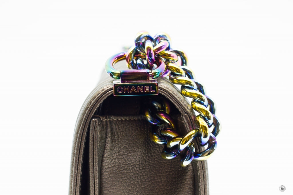 CHANEL Chanel A67085 Y60313 Boy Iridescent  Bronze / 2B041 Calfskin Sm | Italystation.com - Shop Now at italystation.com