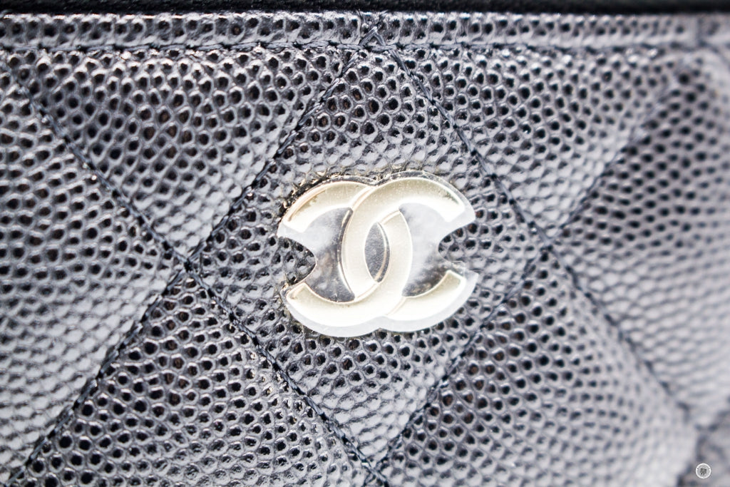 CHANEL Chanel AP1340Y33352 Small Vanity Black / C3906 Caviar Shoulder  | Italystation.com - Shop Now at italystation.com