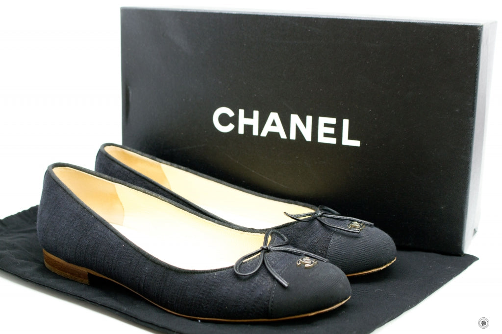 CHANEL Chanel Ballerinas  Black Fabric 37.5 Flat | Italystation.com - Shop Now at italystation.com