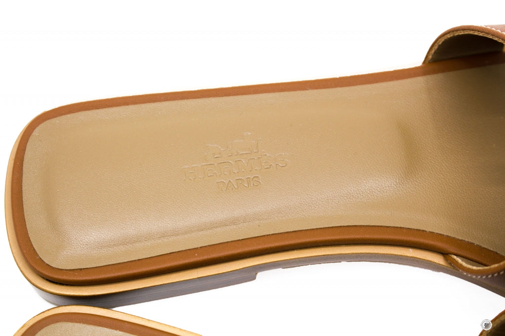 HERMES Hermes H021056Z Oran Sandal  Gold / 03 Box 37.5 Sandals | Italystation.com - Shop Now at italystation.com
