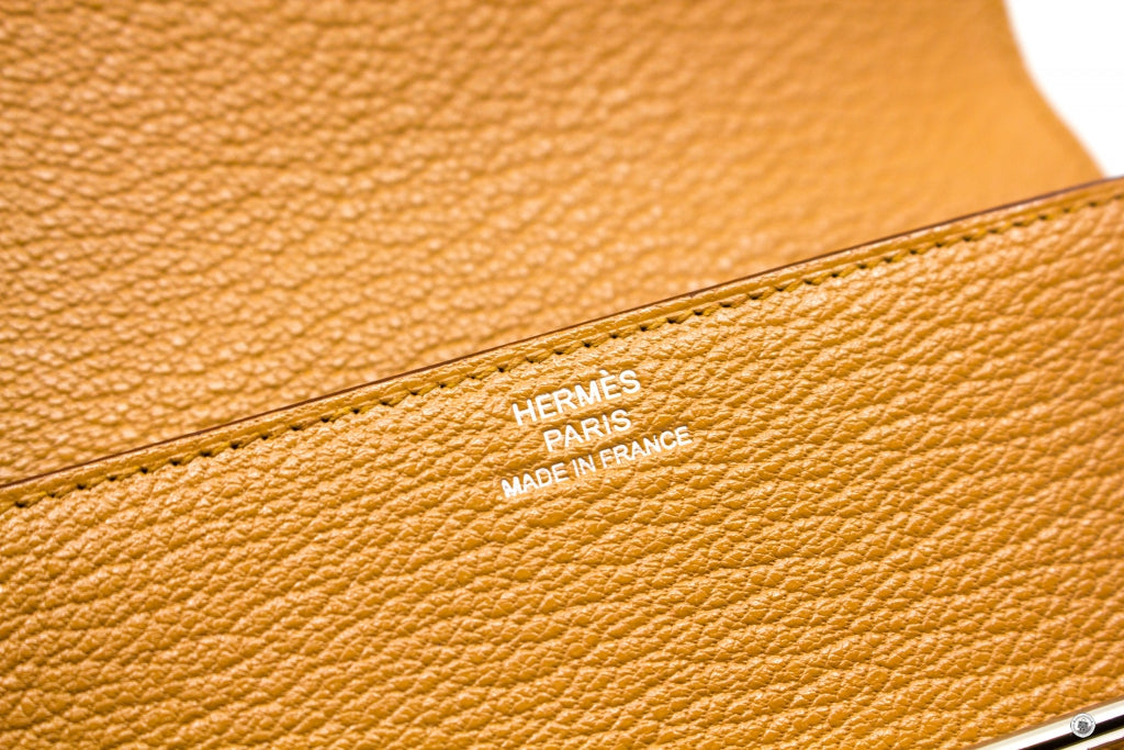 HERMES Hermes H082213 Roulis Slim Wallet QUEBRACHO/CK2J Evergrain Shor | Italystation.com - Shop Now at italystation.com