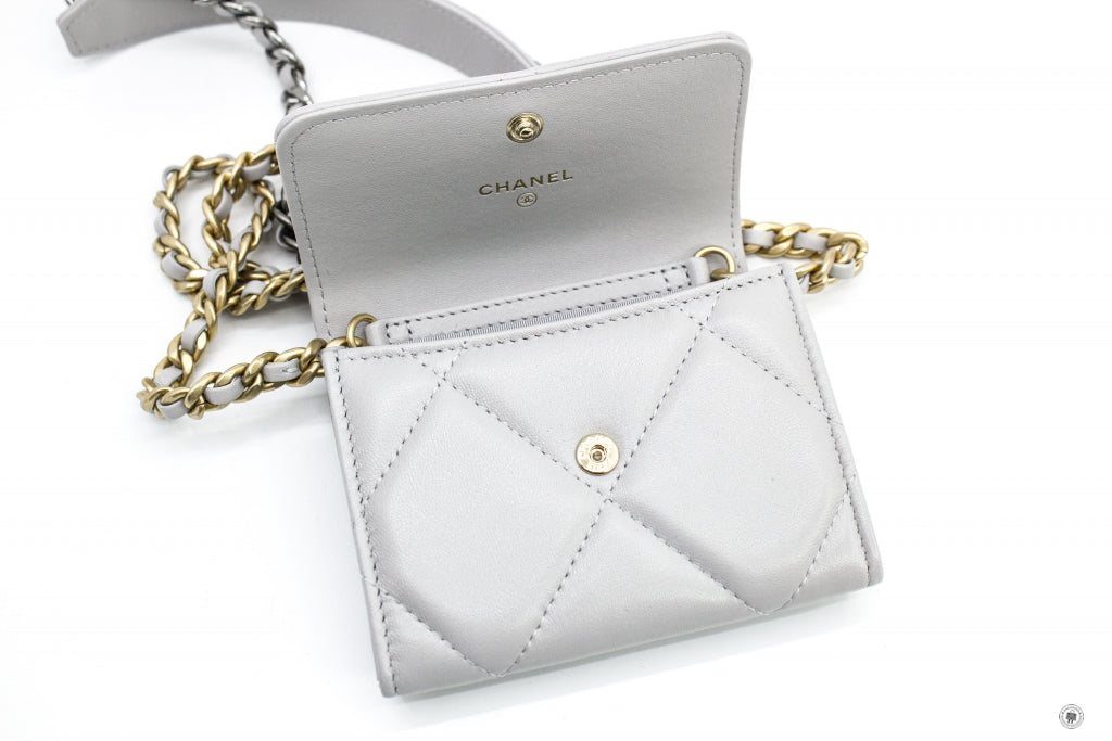 CHANEL Chanel AP1787B04852 19 Flap Coin Purse With Two Tones Gold And  | Italystation.com - Shop Now at italystation.com